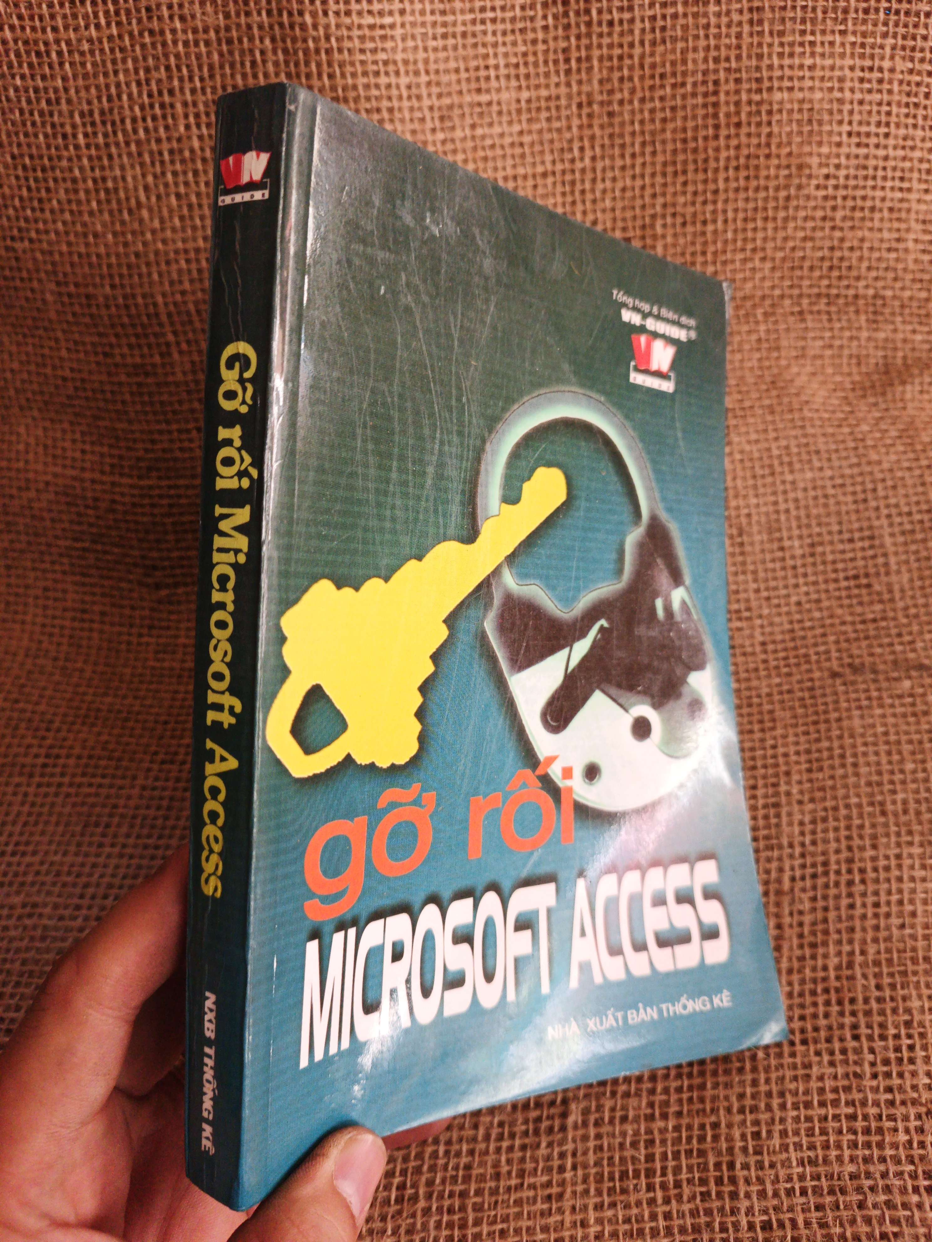 gỡ rối MICROSOFT ACCESS 2001 mới 80% (Sách giáo khoa - giáo trình) HLSC060526