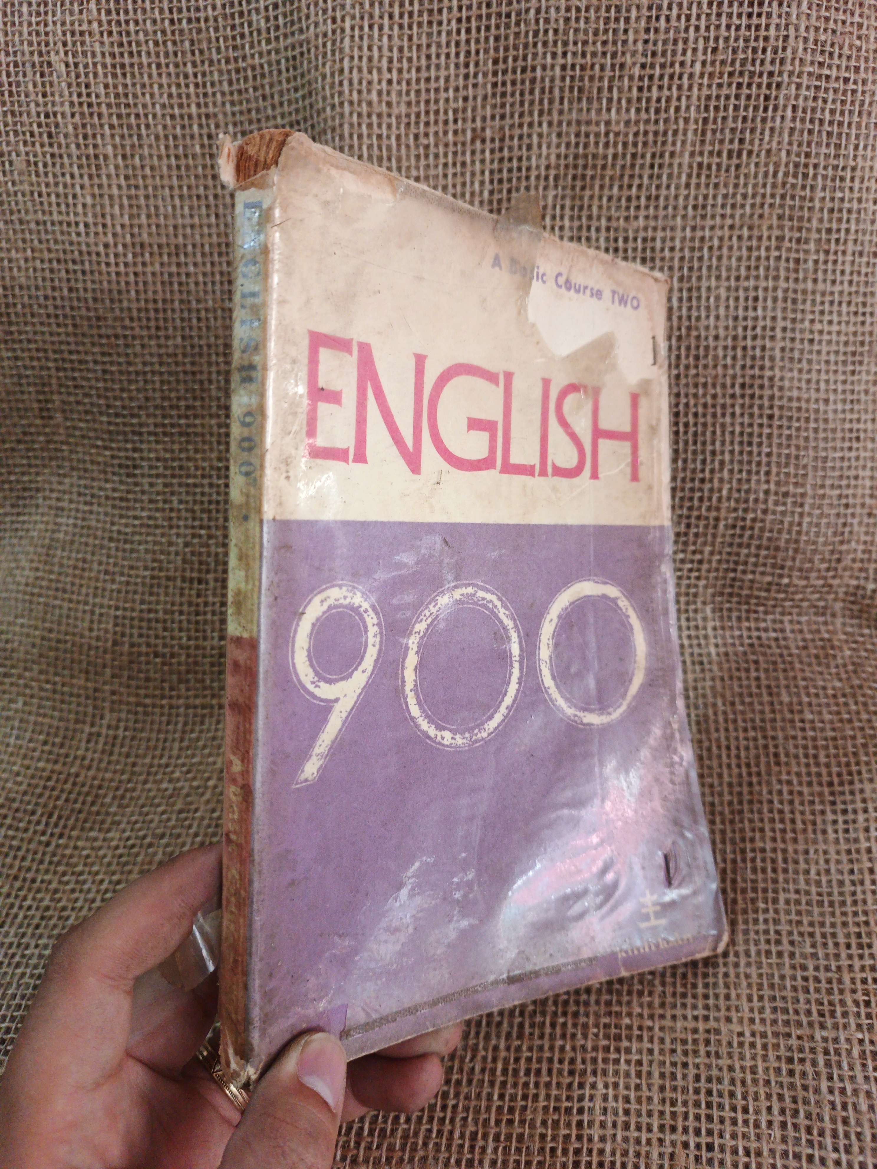 ENGLISH 900 1974 mới 70% (Sách tự học tiếng Anh) HCM060526 (NSX)