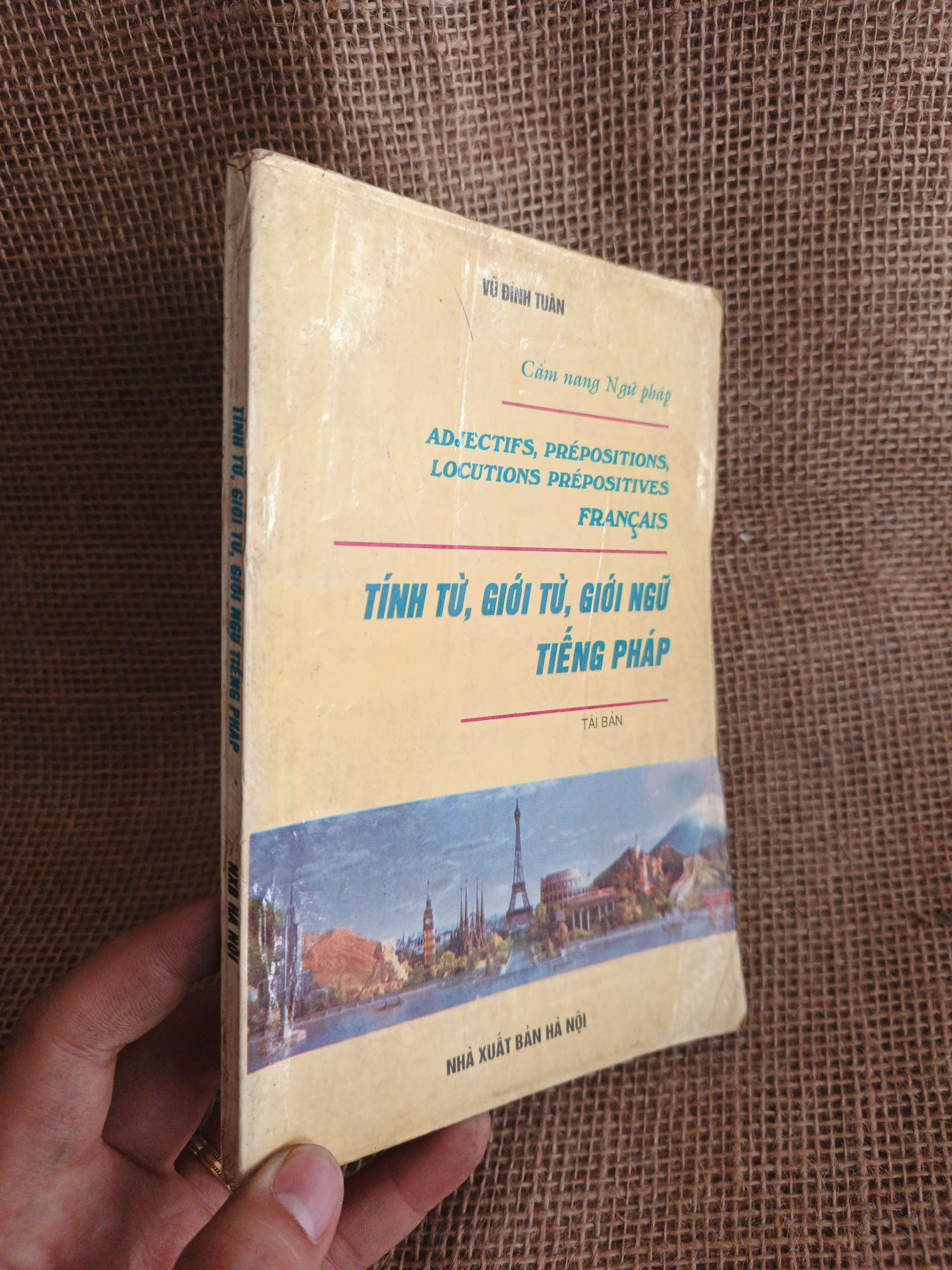Tính từ, giới từ, giới ngữ tiếng Pá 1995 mới 80% (Sách học tiếng Pháp) HCM060526