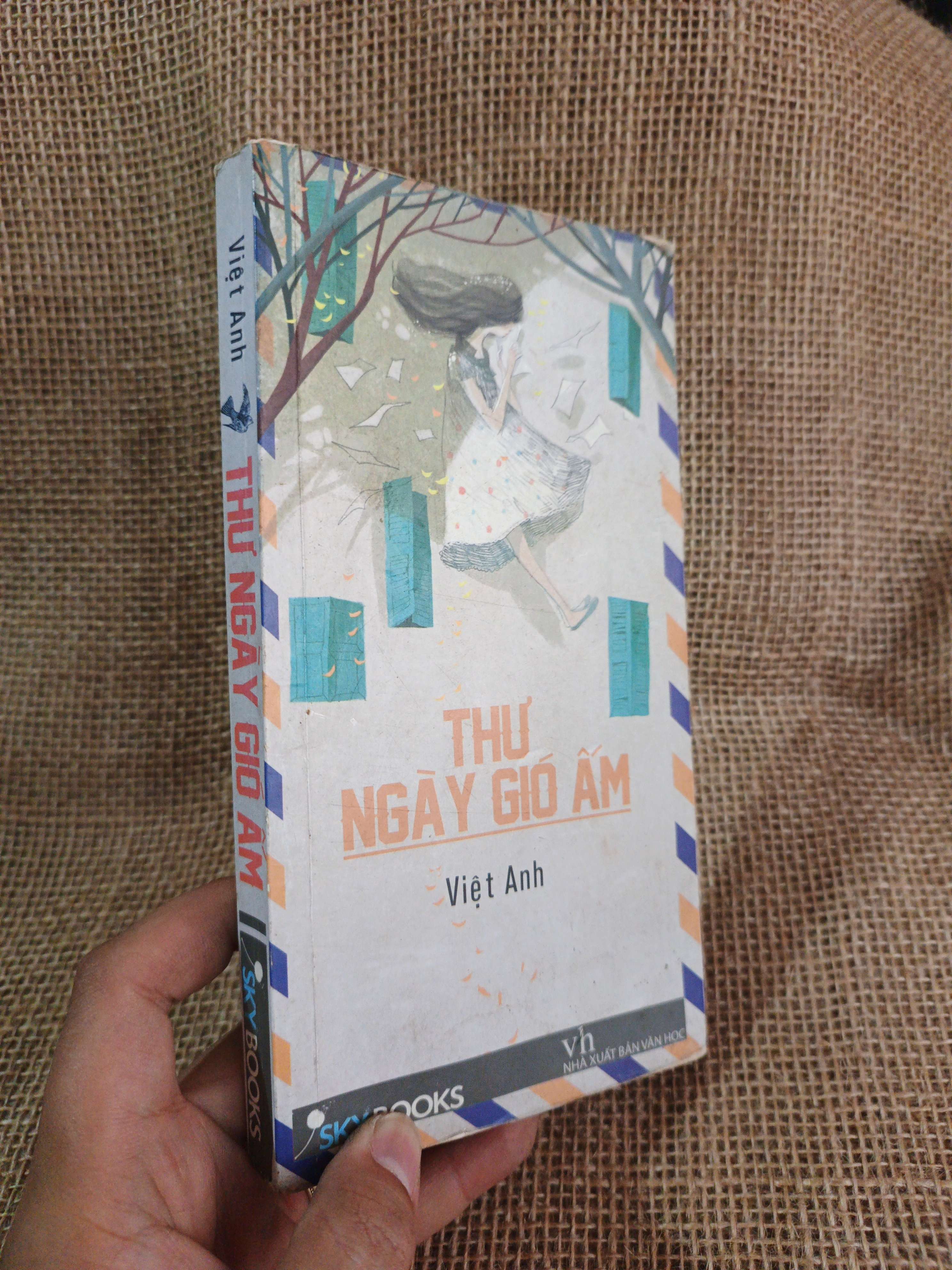 Thư ngày gió ấm - Việt Anh 2013 mới 80% ố (Sách văn học) HCM060526 (NSX)