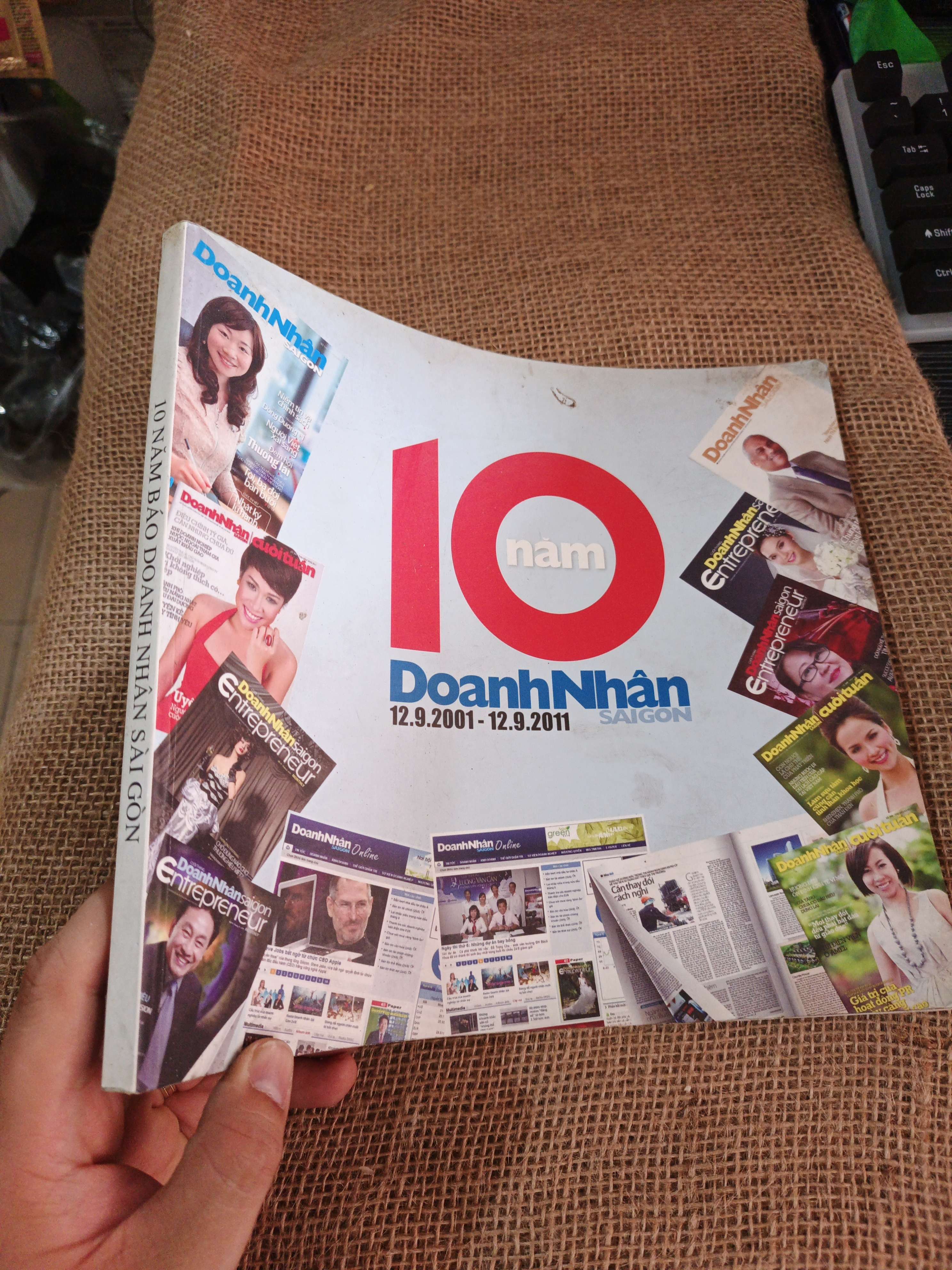 10 năm doanh nhân 12.09.2001 - 12.09.2011 2011 mới 90% (Tạp chí) HLSC060526