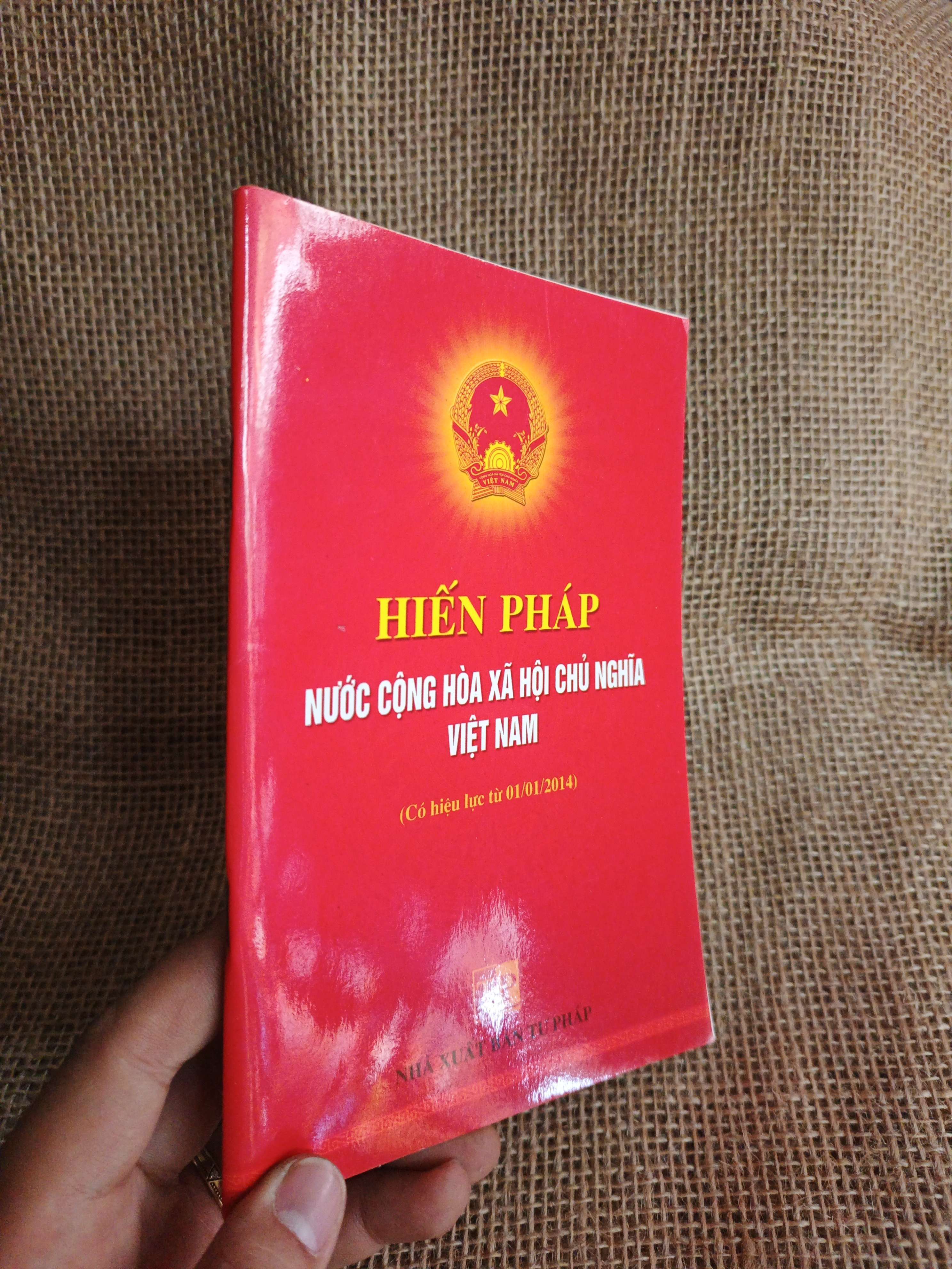 Hiến pháp nước Cộng hoà xã hội chủ nghĩa Việt Nam 2013 mới 90% (Sách chính trị - pháp lý) HCM060526 (NSX)