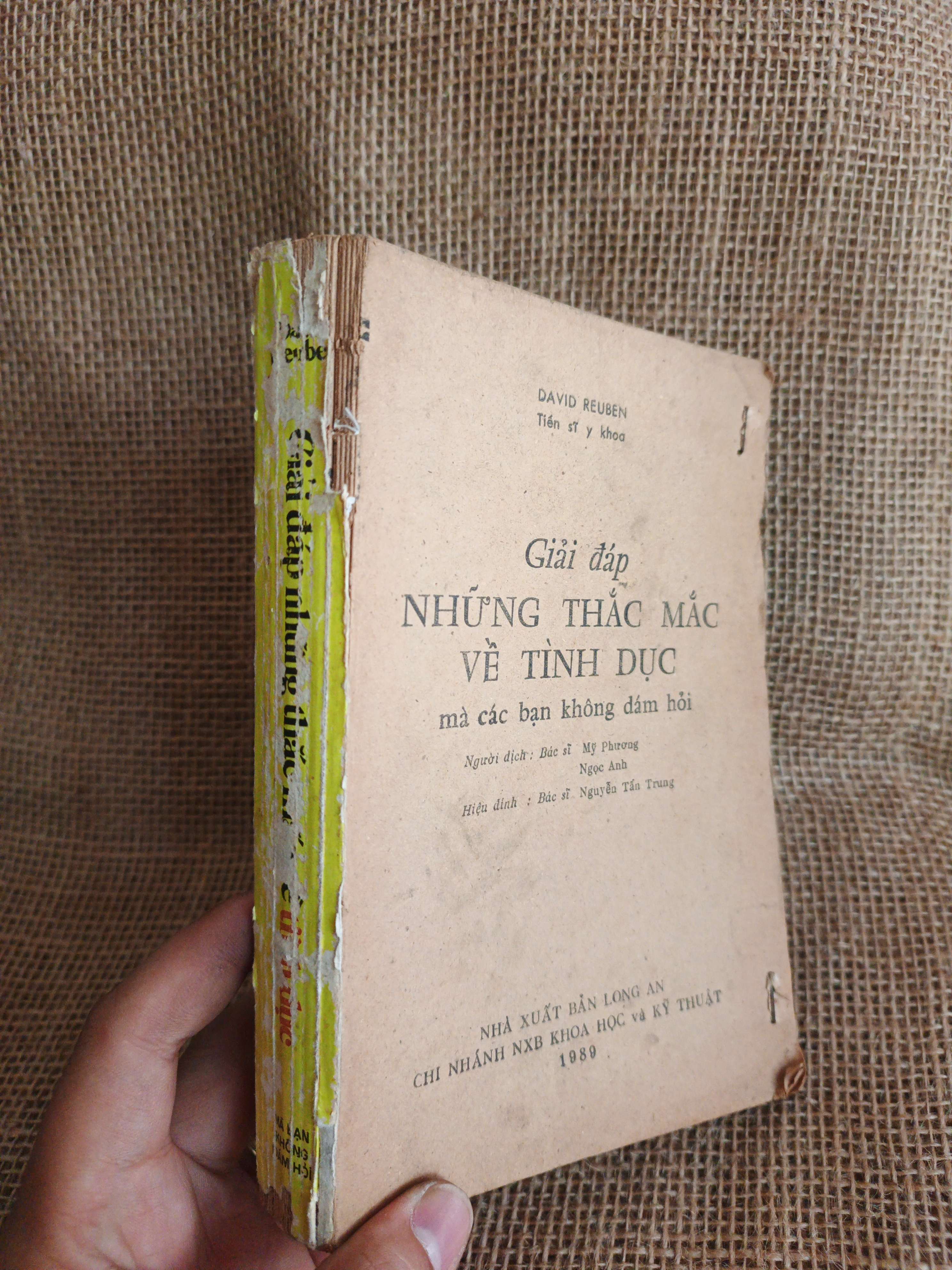 Giải đáp những thắc mắc về tình dục 1989 mới 70% ố rách bìa (Sách kiến thức tổng hợp) HCM060526