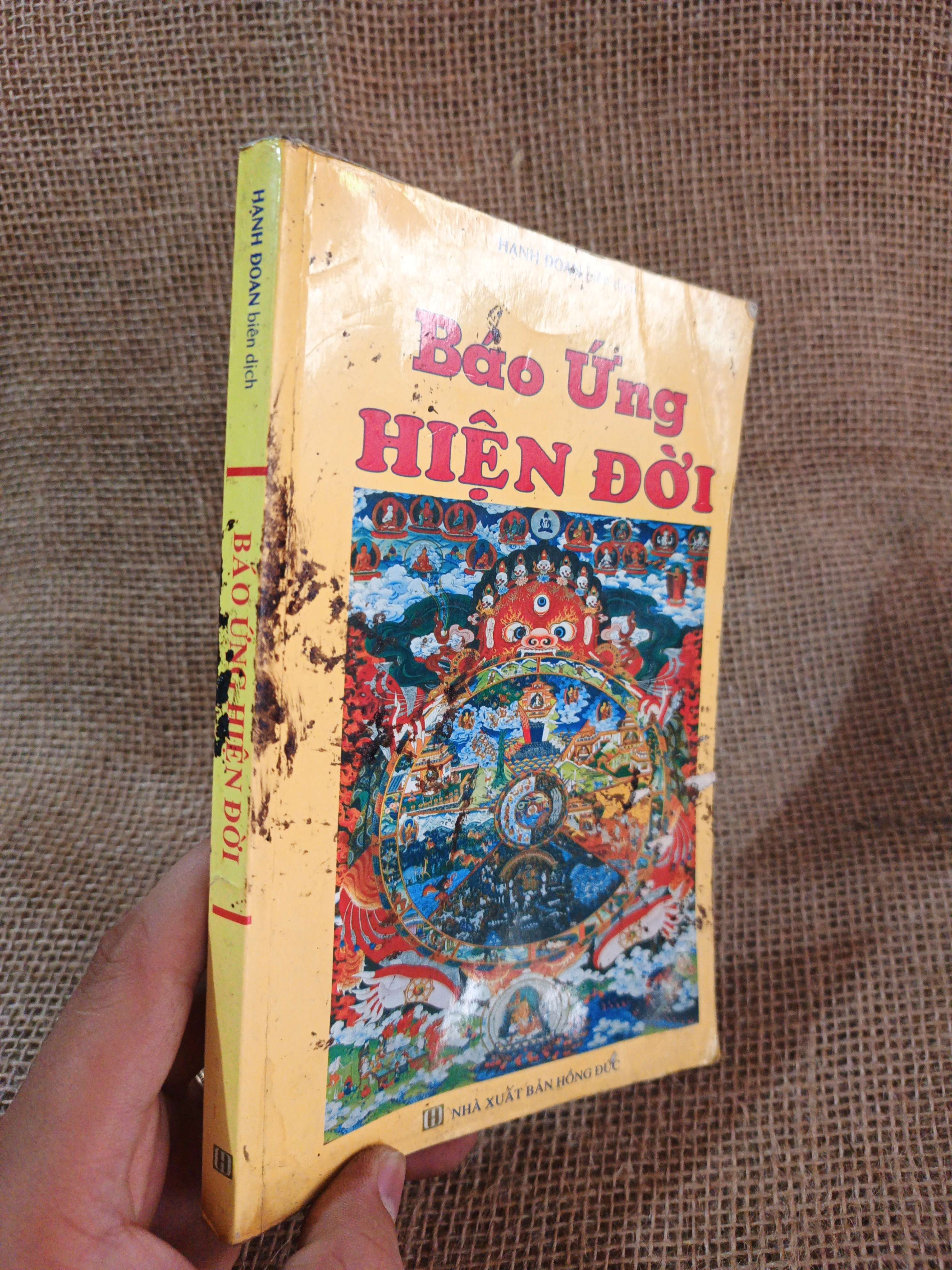 Báo ứng hiện đời - Hạnh Đoan mới 80% bẩn bìa (Phật giáo) HCM060526