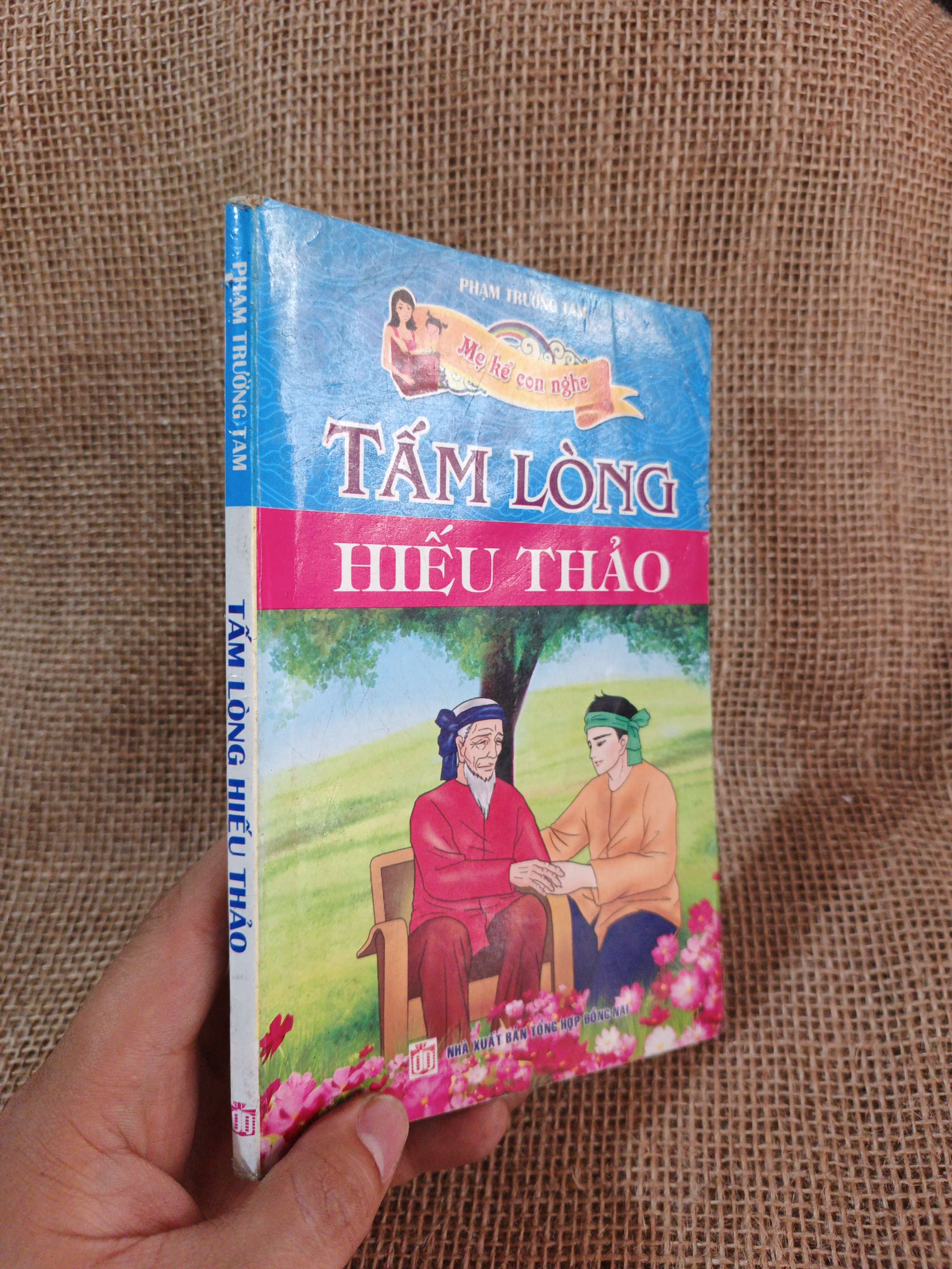 Tấm lòng hiếu thảo 2013 mới 80% (Sách truyện) HCM060526