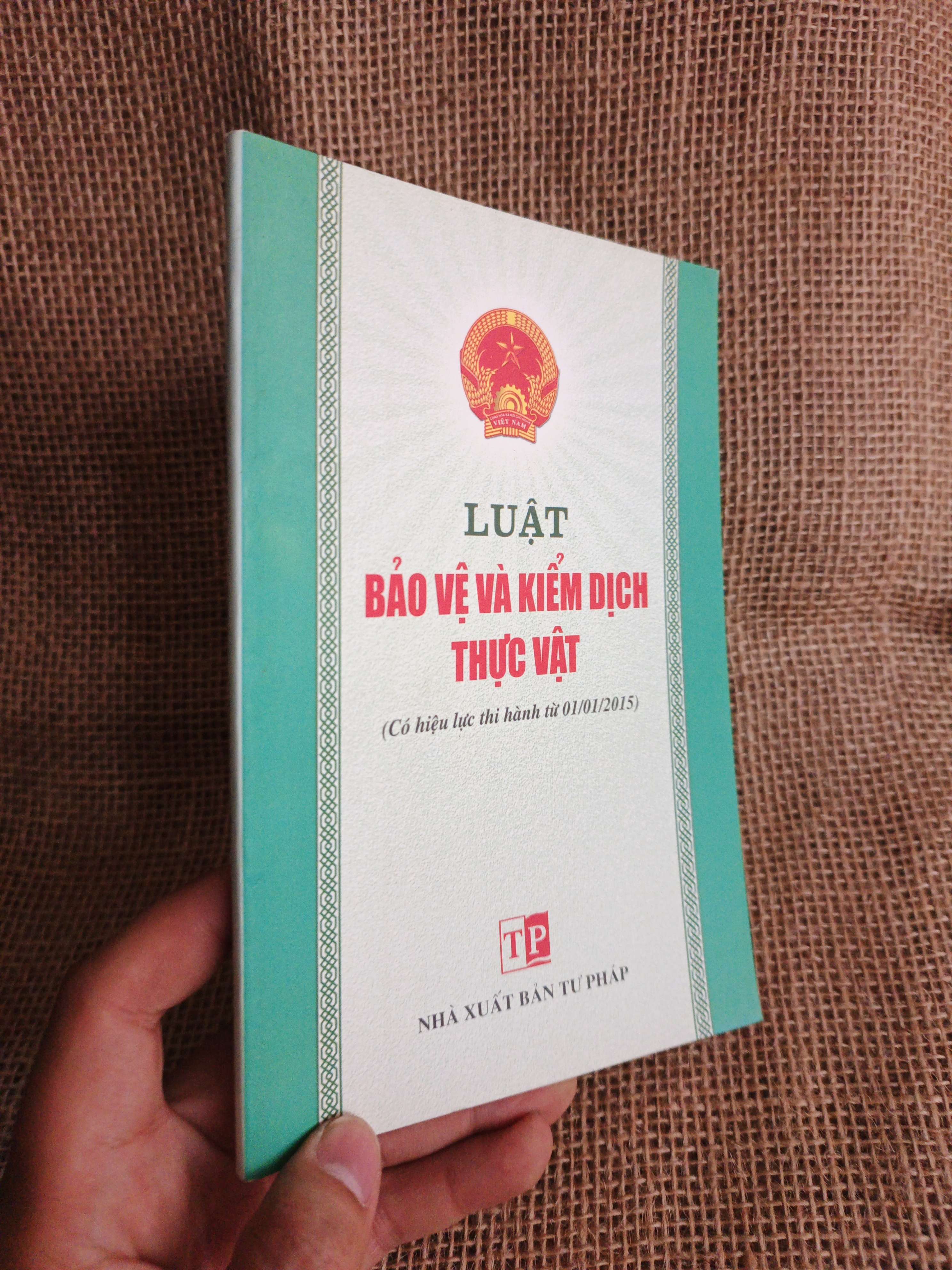 Luật bảo vệ và kiểm dịch thực vật 2014 mới 90% (Sách chính trị - pháp lý) HCM060526 (NSX)