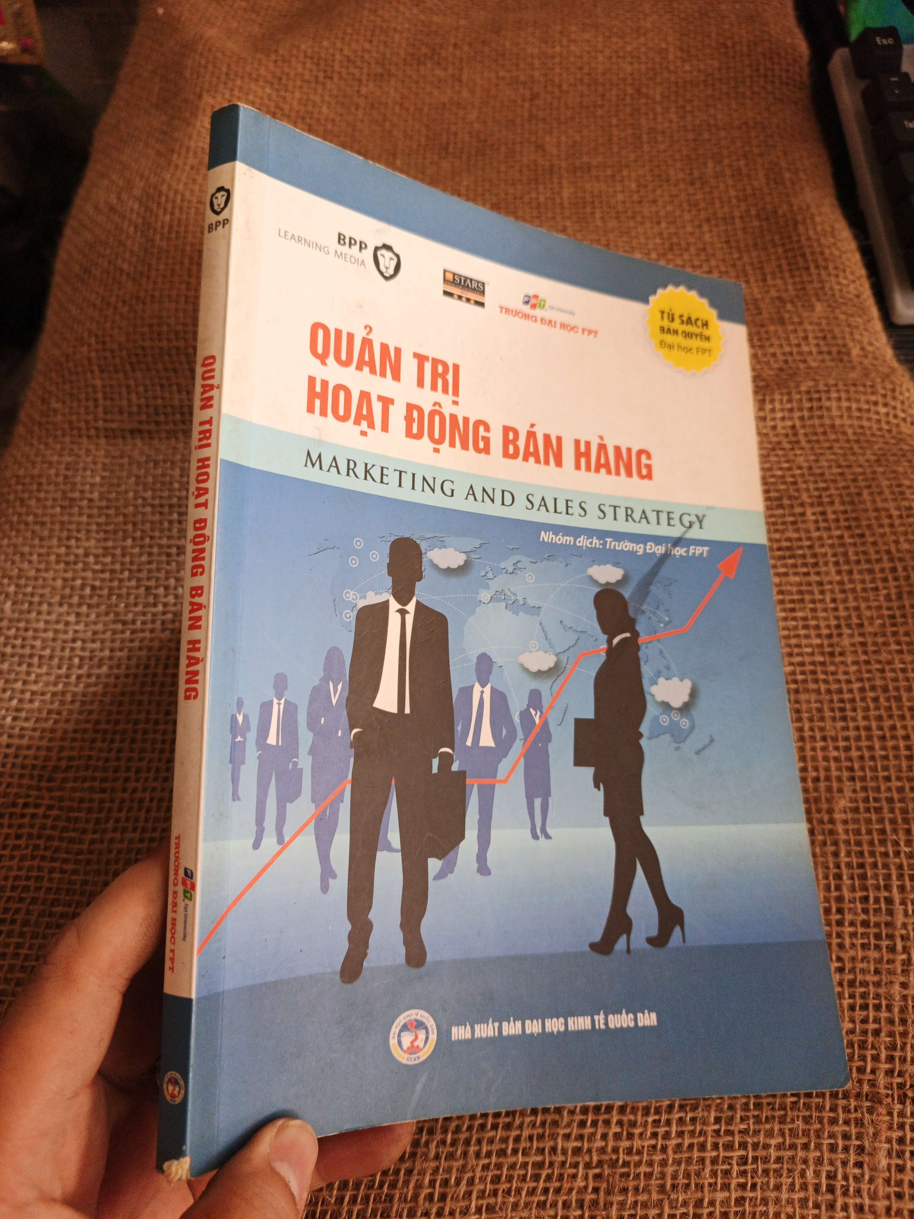 Quản trị hoạt động bán hàng 2016 mới 80% (Sách kinh tế - tài chính - chứng khoán) HLSC060526