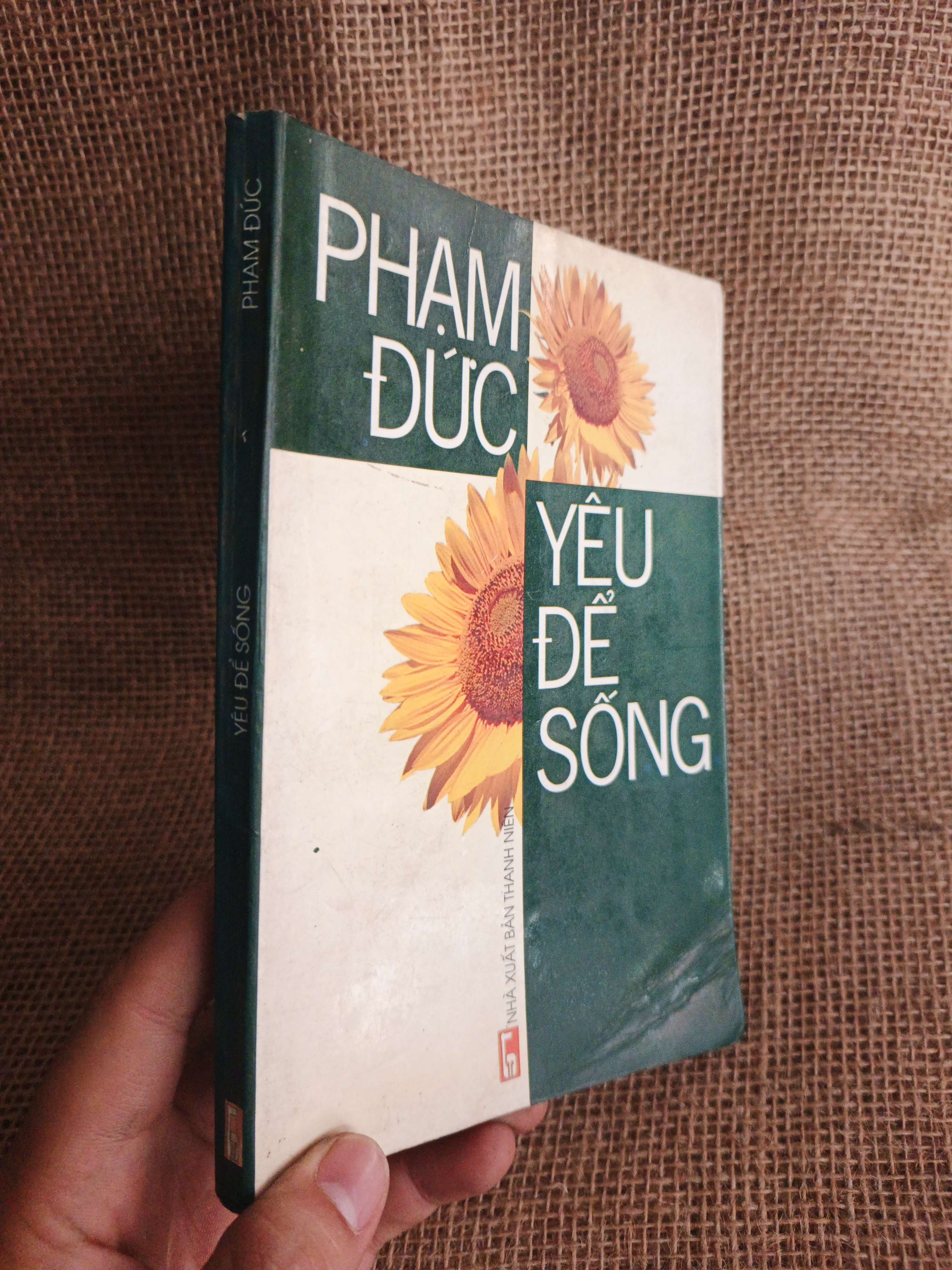 Yêu để sống - Phạm Đức 2003 mới 80% (Kỹ năng sống) HCM060526
