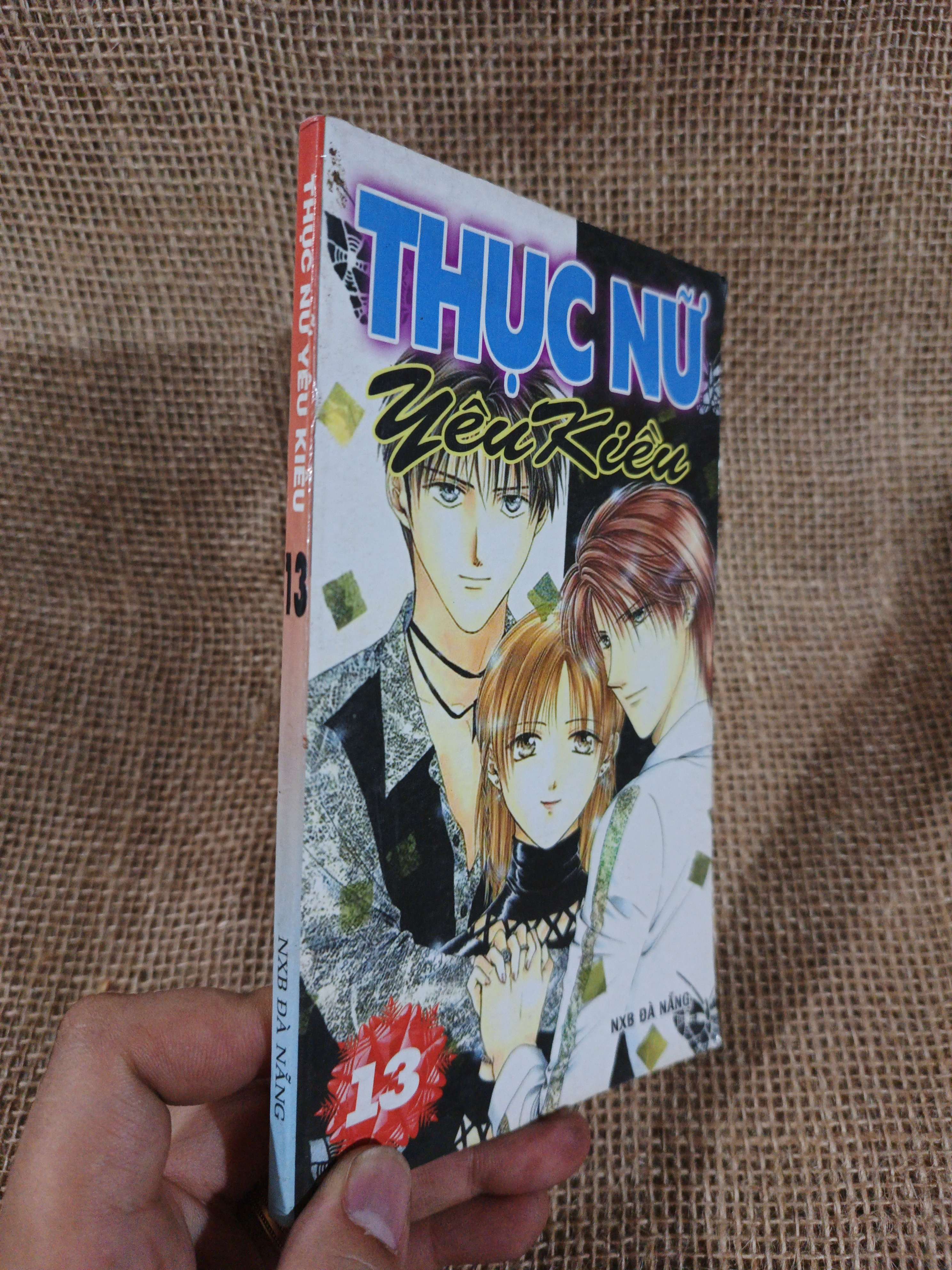 THỤC NỮ YÊU KIỀU 13 mới 80% (Truyện tranh ) HLSC80526