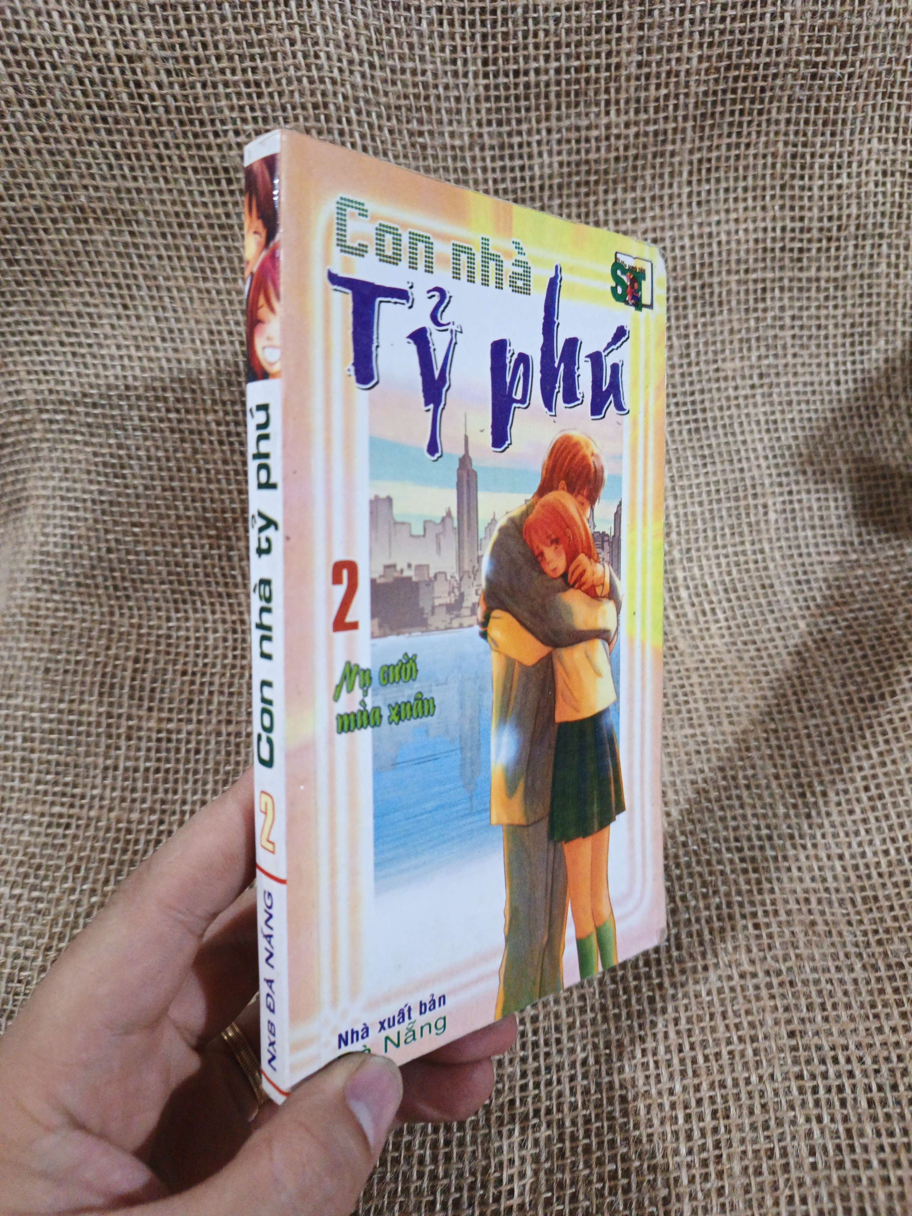 Con nhà Tỷ phú 2 mới 80% (Truyện tranh ) HLSC80526