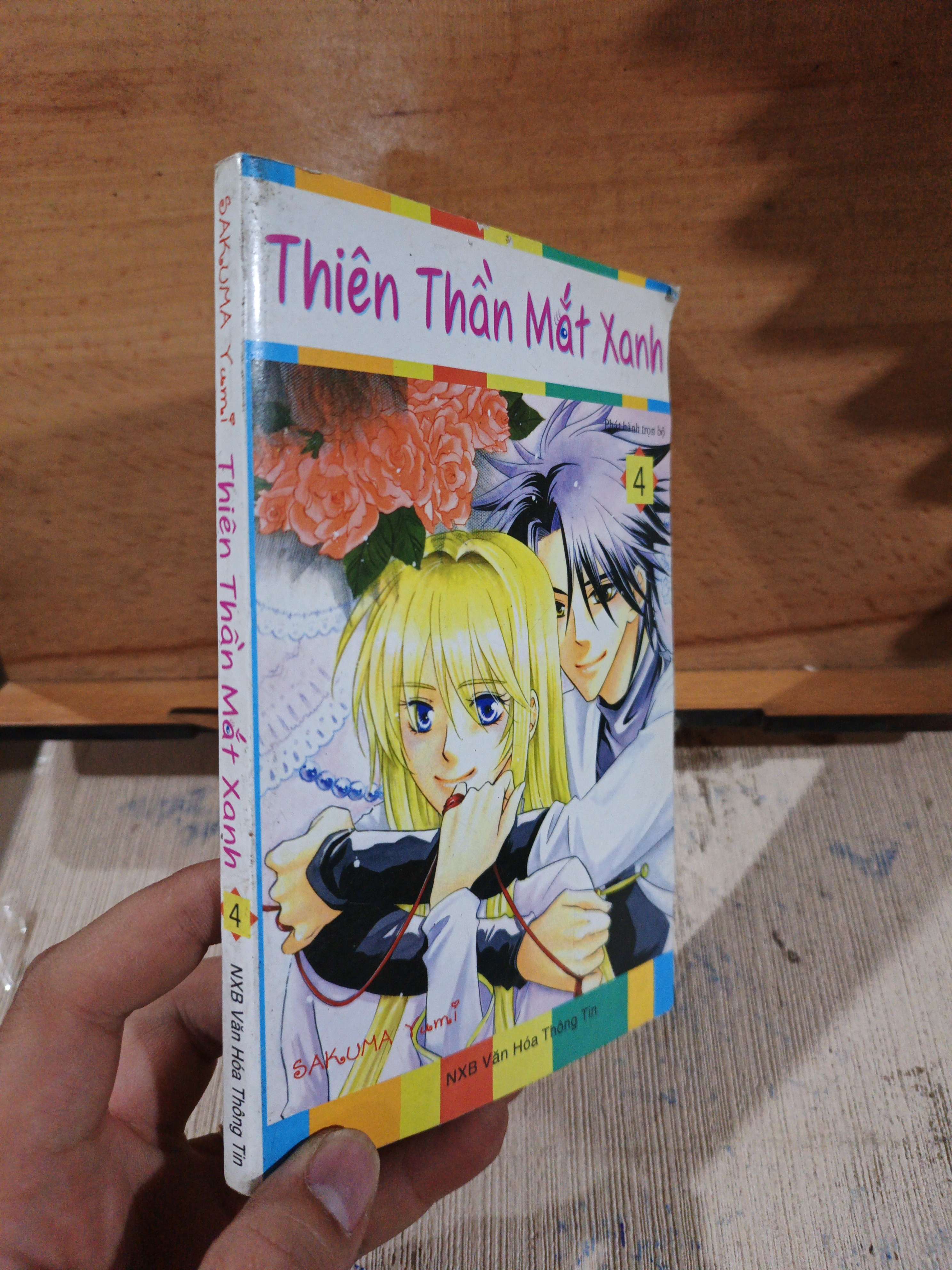 Thiên Thần Mắt Xanh 4 mới 80% (Truyện tranh ) HCM80526