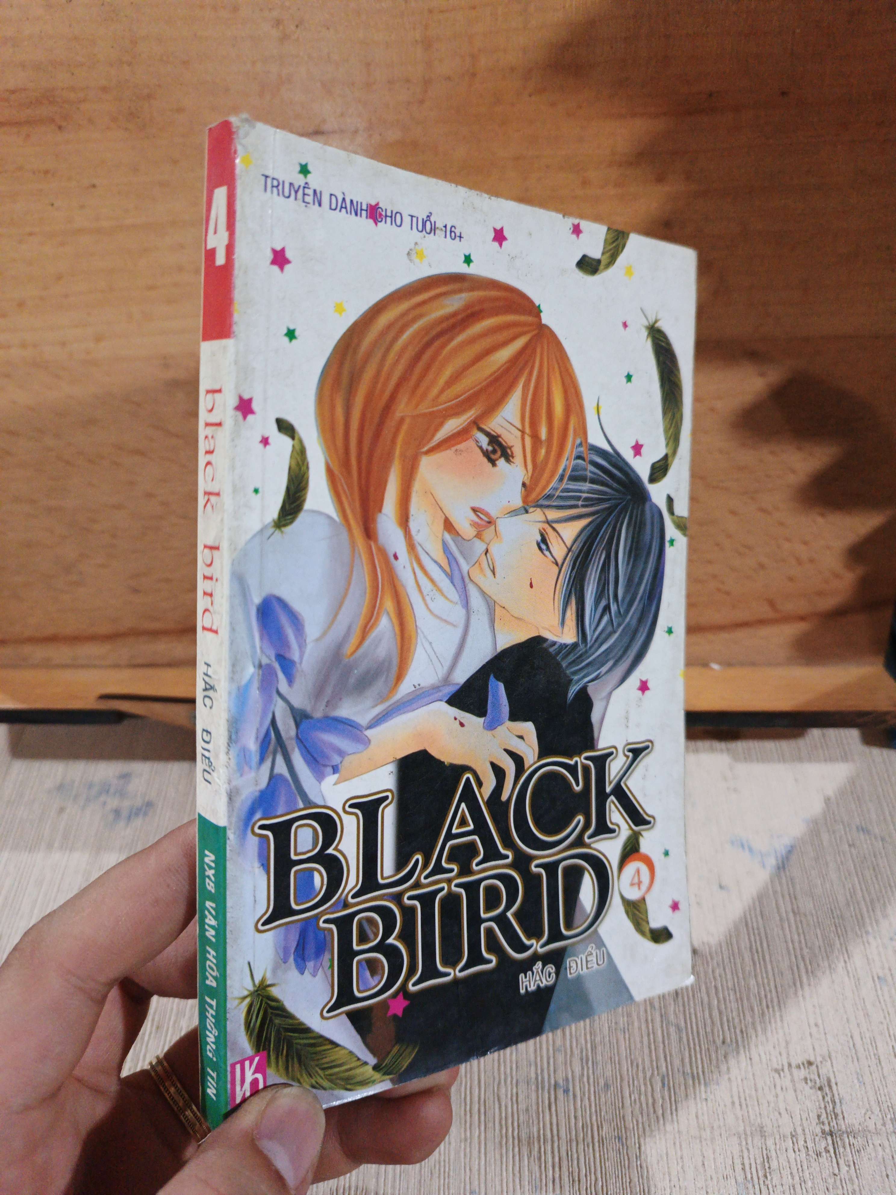BLACK BIRD 4 mới 80% (Truyện tranh ) HCM80526