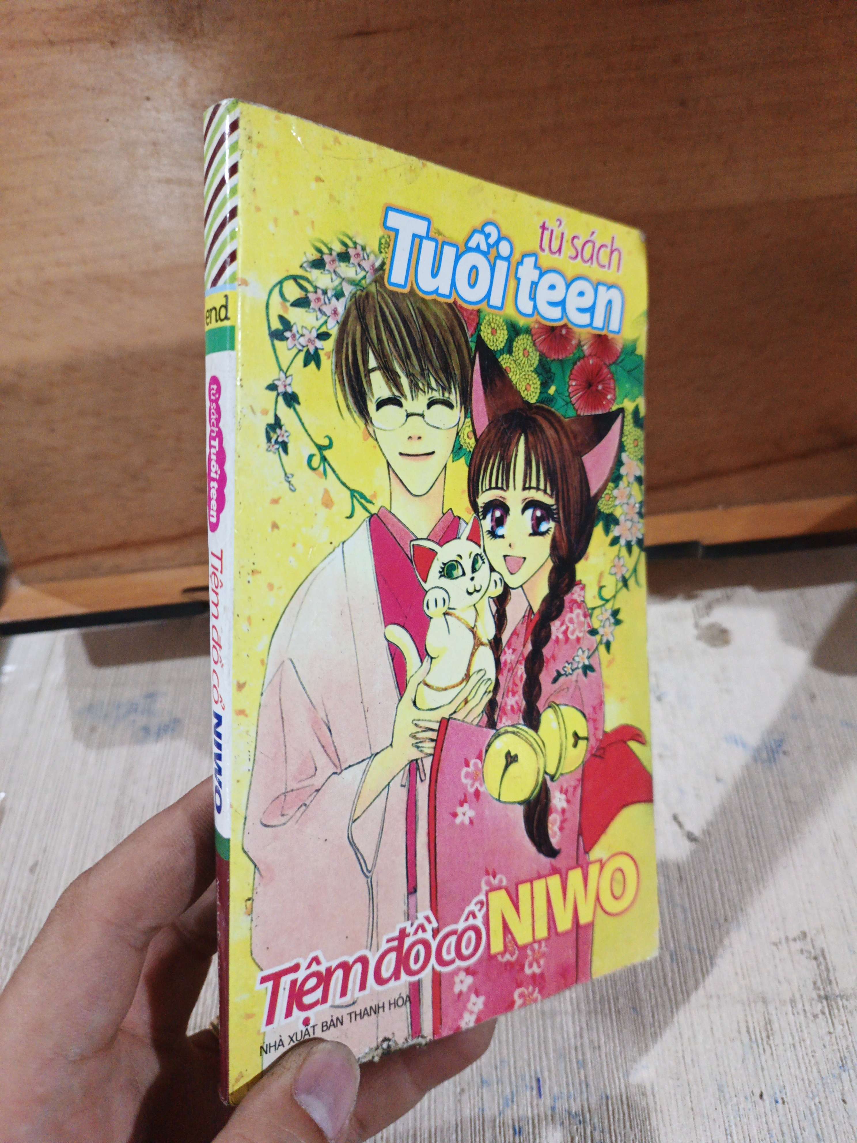 Tiệm đồ cổ NIWO mới 80% Tủ sách tuổi teen (Truyện tranh ) HCM80526