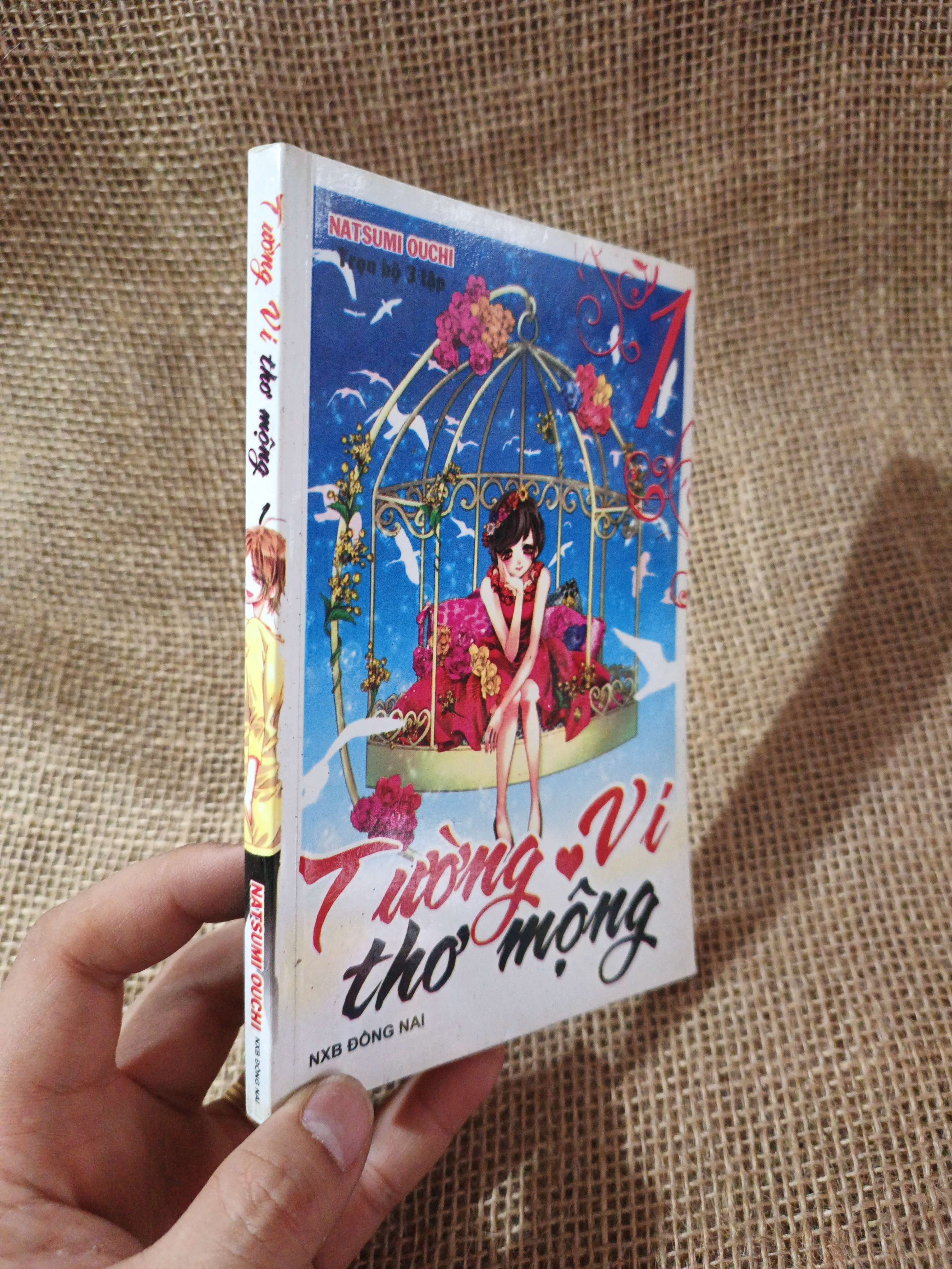Tường Vi thơ mộng 1 mới 80% (Truyện tranh ) HLSC80526