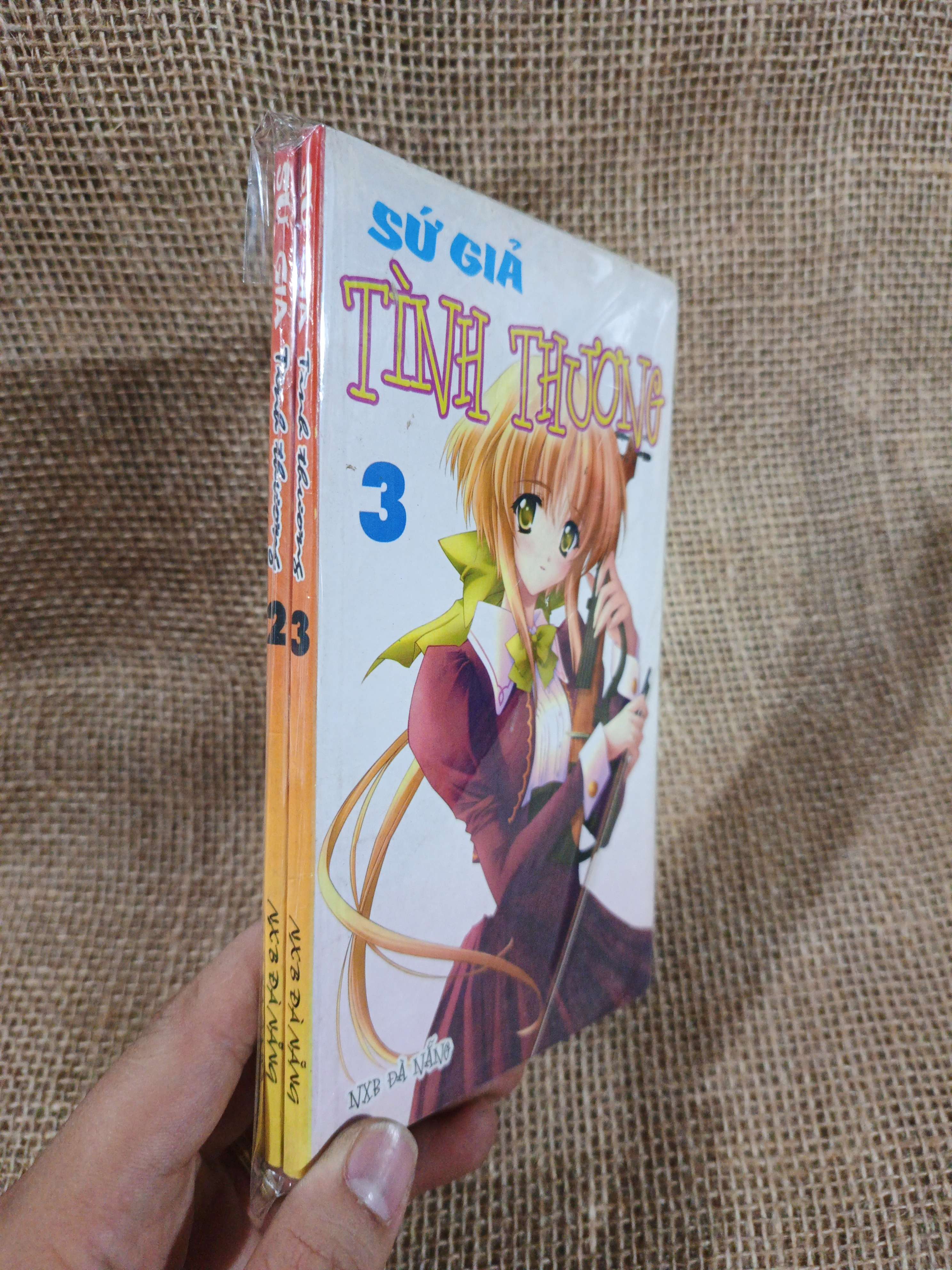 SỨ GIẢ TÌNH THƯƠNG (2,3) 2 cuốn mới 80% (Truyện tranh ) HLSC80526