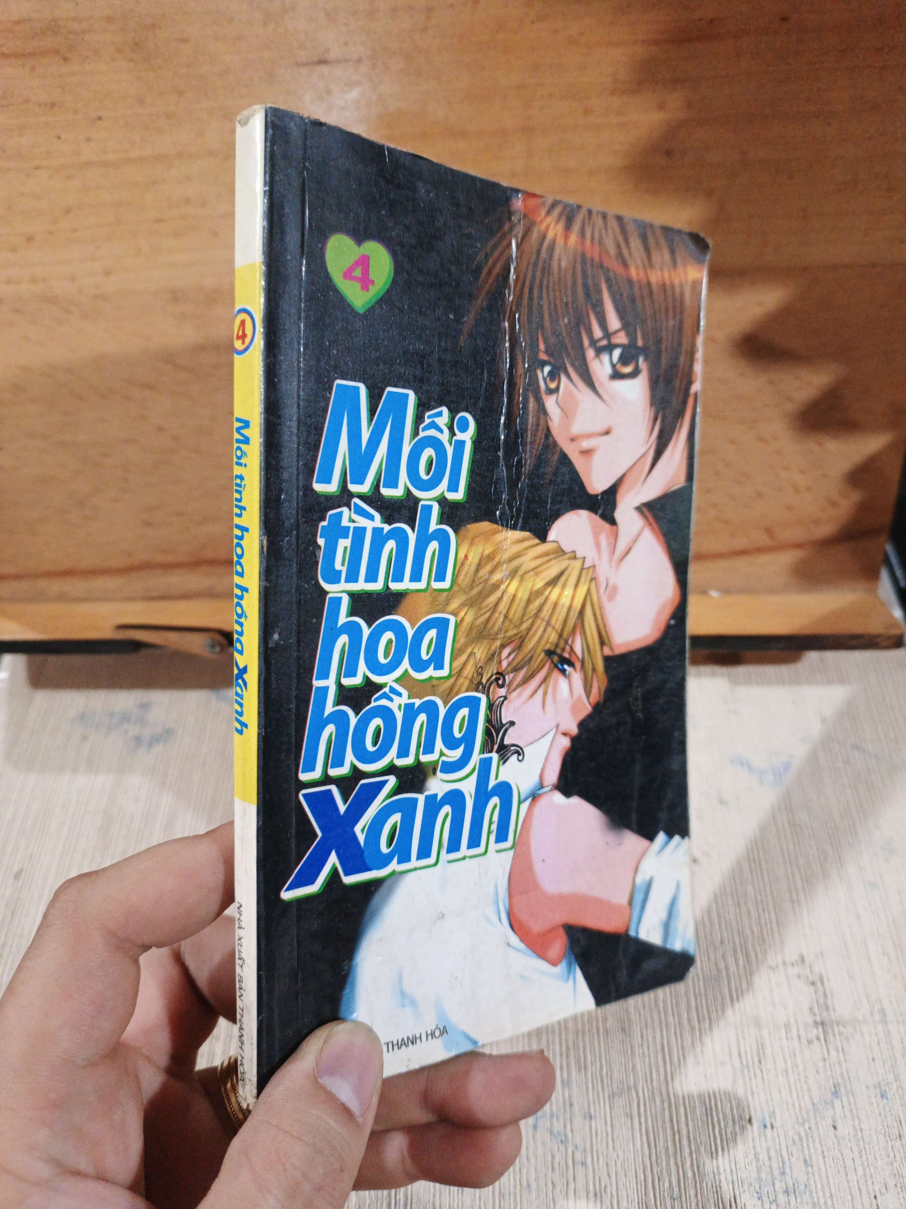 Mối tình hoa hồng Xanh 4 mới 80% (Truyện tranh ) HCM80526