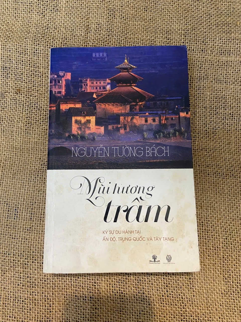 Mùi hương trầm - Nguyễn Tường Bách Mới 80% (Sách văn học) NSX100526