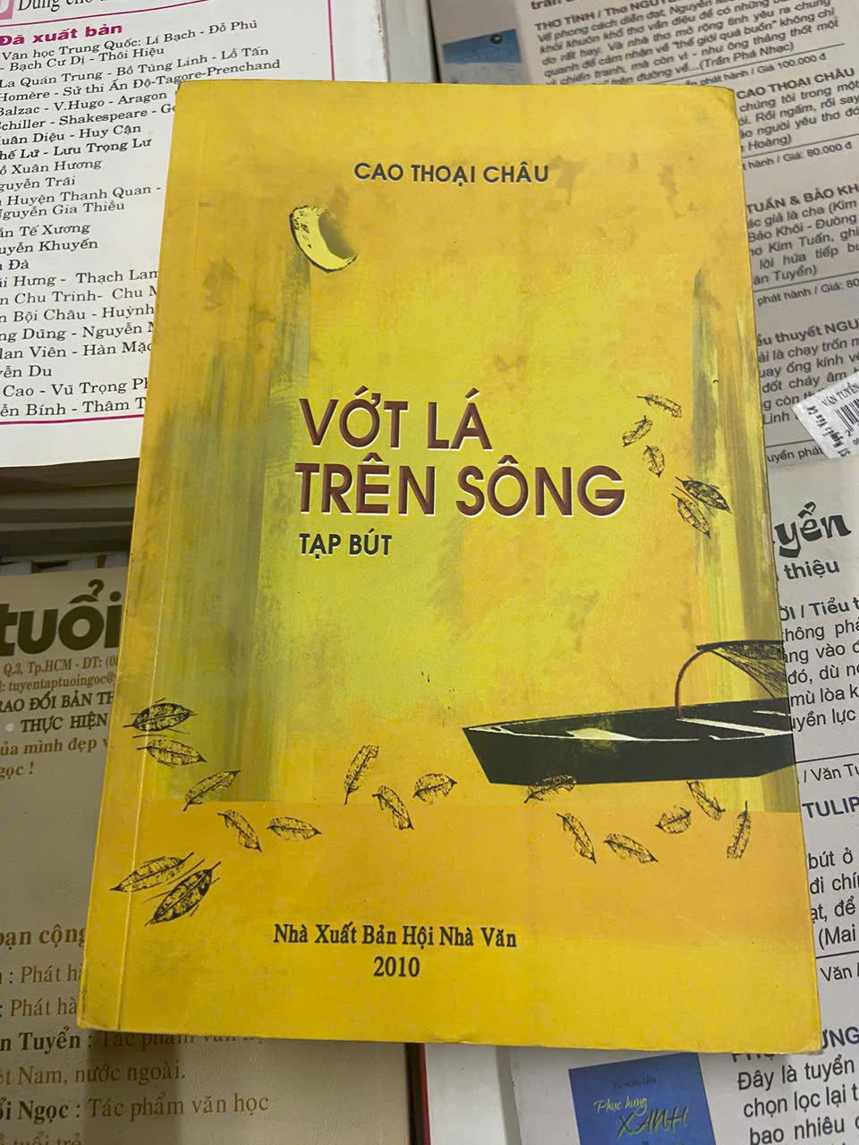 Vớt lá trên sông - Cao Thoại Châu (Sách văn học) VAVO