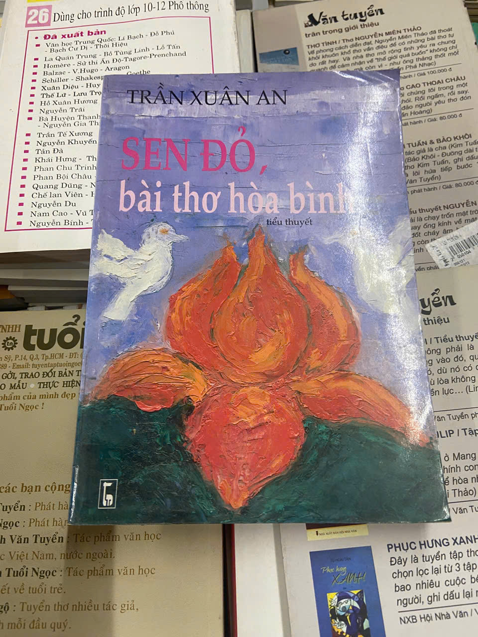 Sen Đỏ bài thơ hòa bình - Trần Xuân An (Sách văn học) VAVO