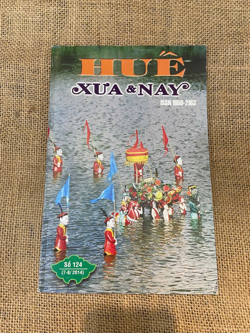 Huế xưa & nay Mới 90% (Tạp chí) NSX100526