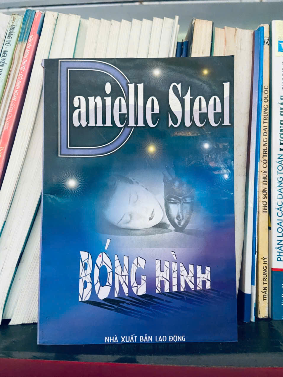 Bóng hình - Danielle Steel (Văn học nước ngoài) VAVO