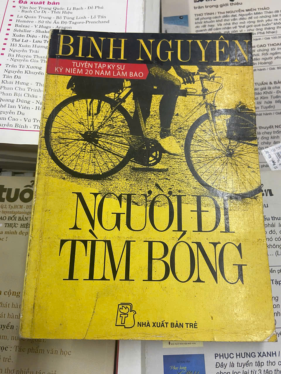 Người đi tìm bóng - Binh Nguyên (Sách văn học) VAVO