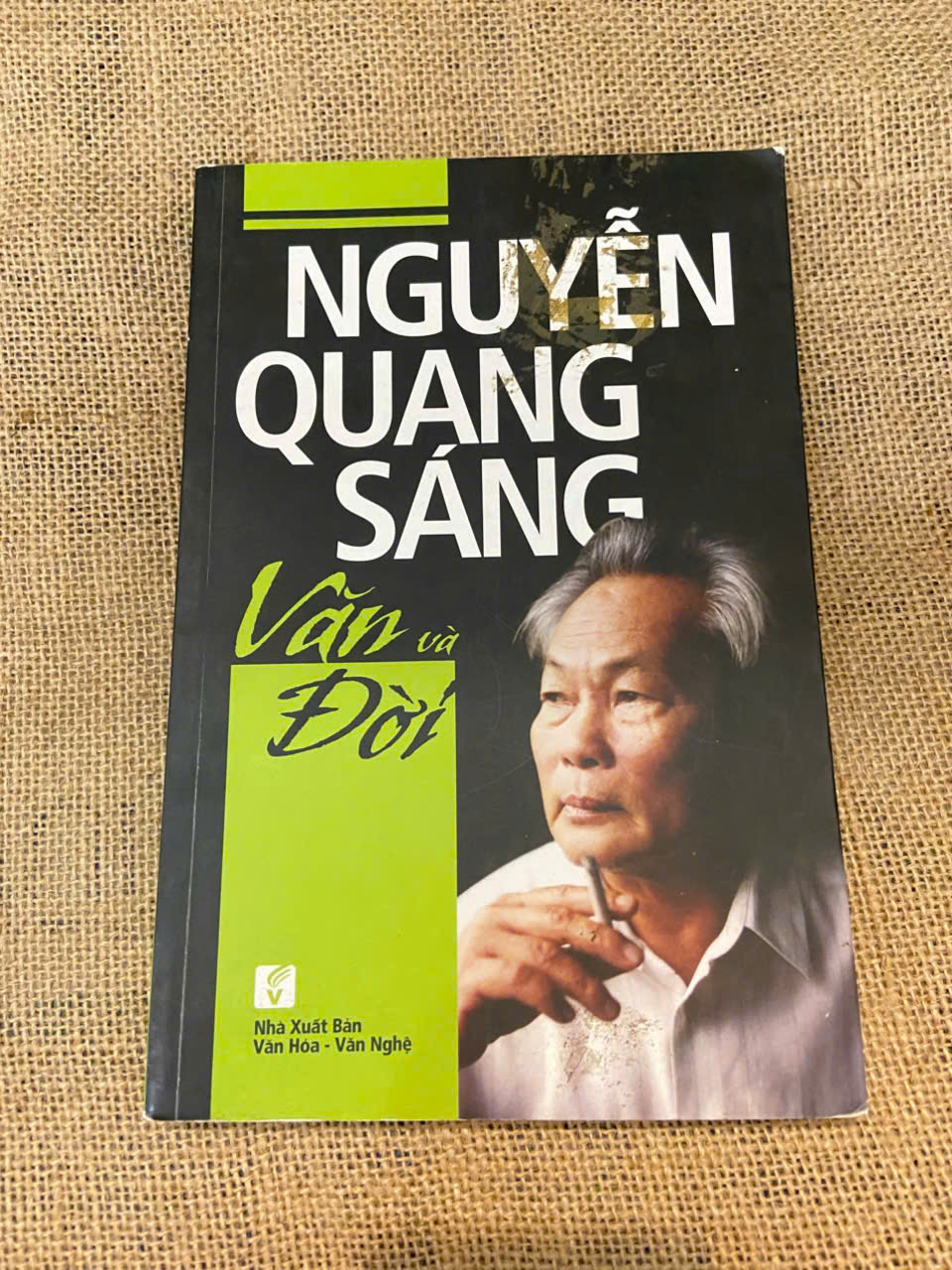 Văn và đời - Nguyễn Quang Sáng Mới 90% (Sách văn học) NSX100526