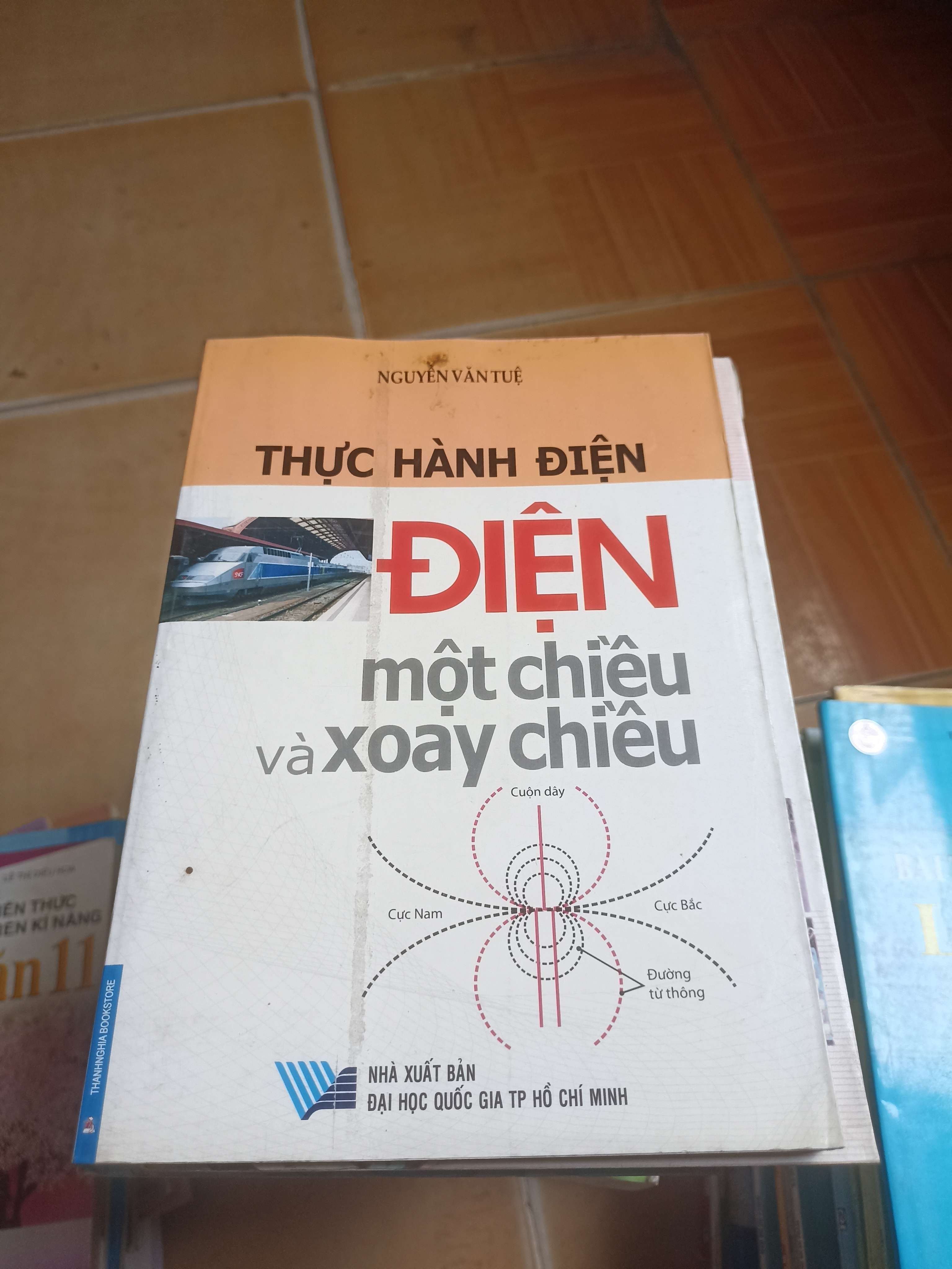 Thực hành điện một chiều và xoay chiều - Nguyễn Văn Tuệ 2010 (Sách giáo khoa - giáo trình) VAVO-AK4ST1