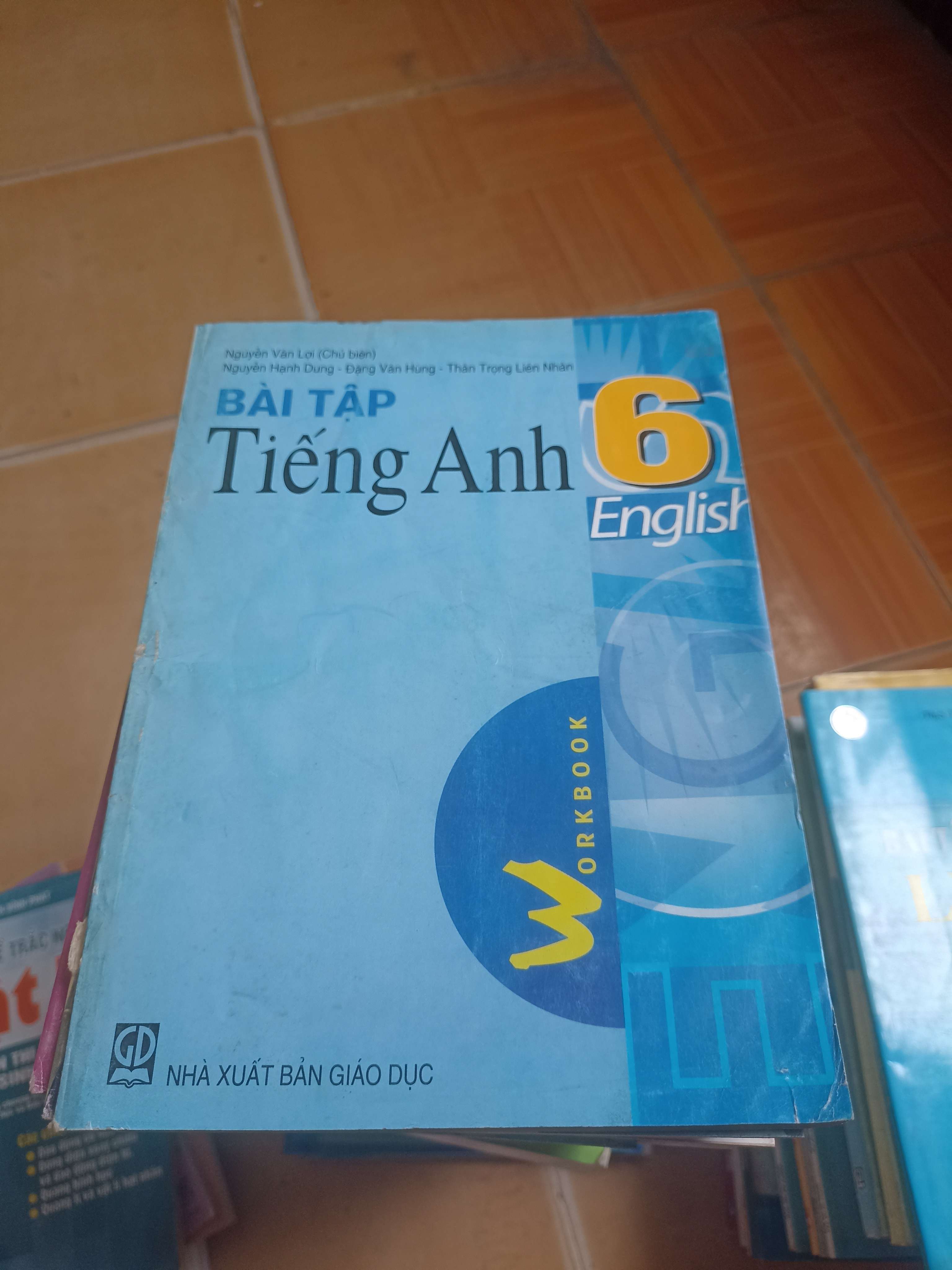 Bài tập tiếng anh 6 - Nguyễn Văn Lợi, Nguyễn Hạnh Dung 2007 (Sách giáo khoa - giáo trình) VAVO-AK4ST1