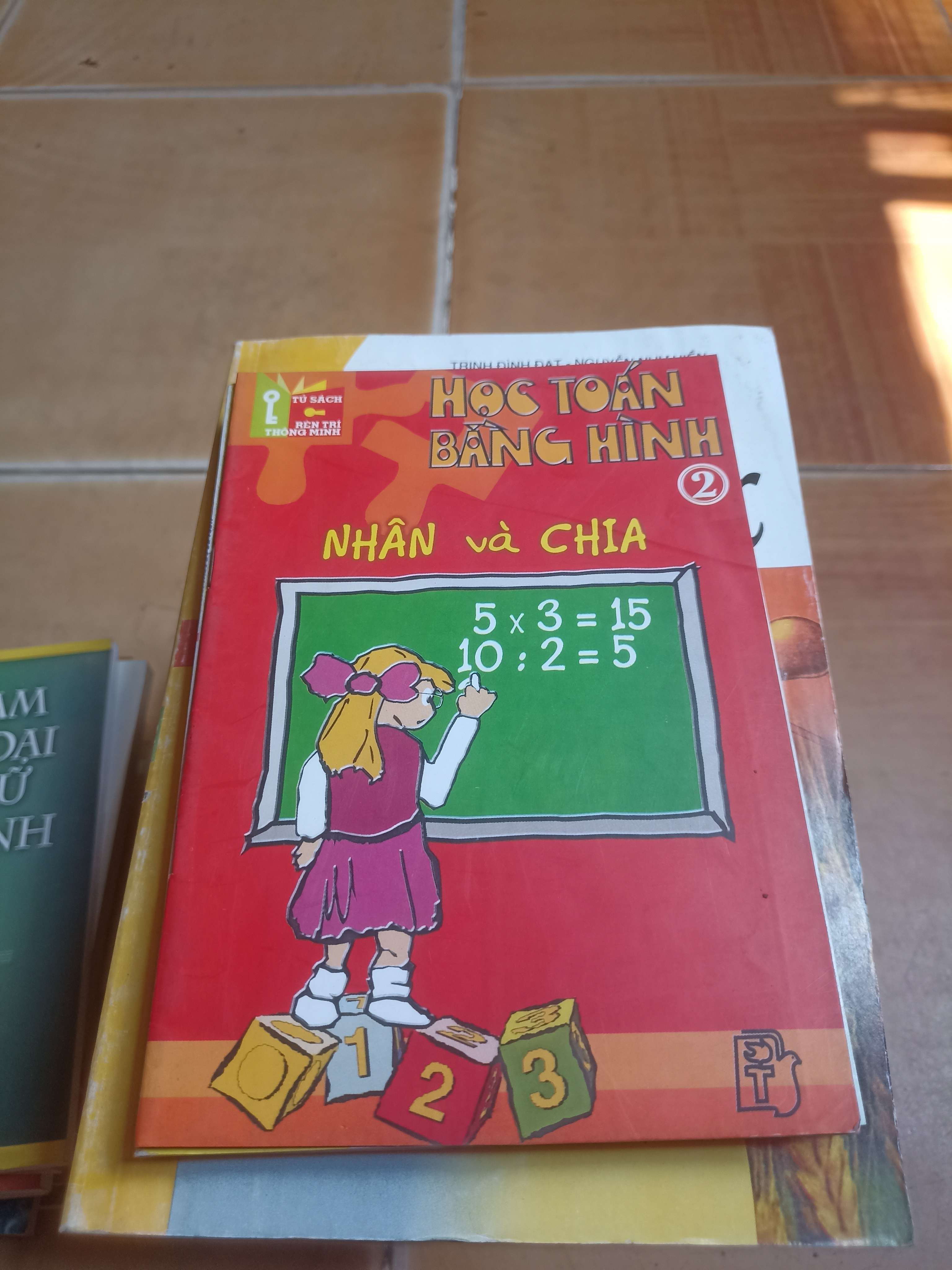 Học toán bằng hình nhân và chia lớp 2 2000 (Giáo khoa) VAVO-A1T3
