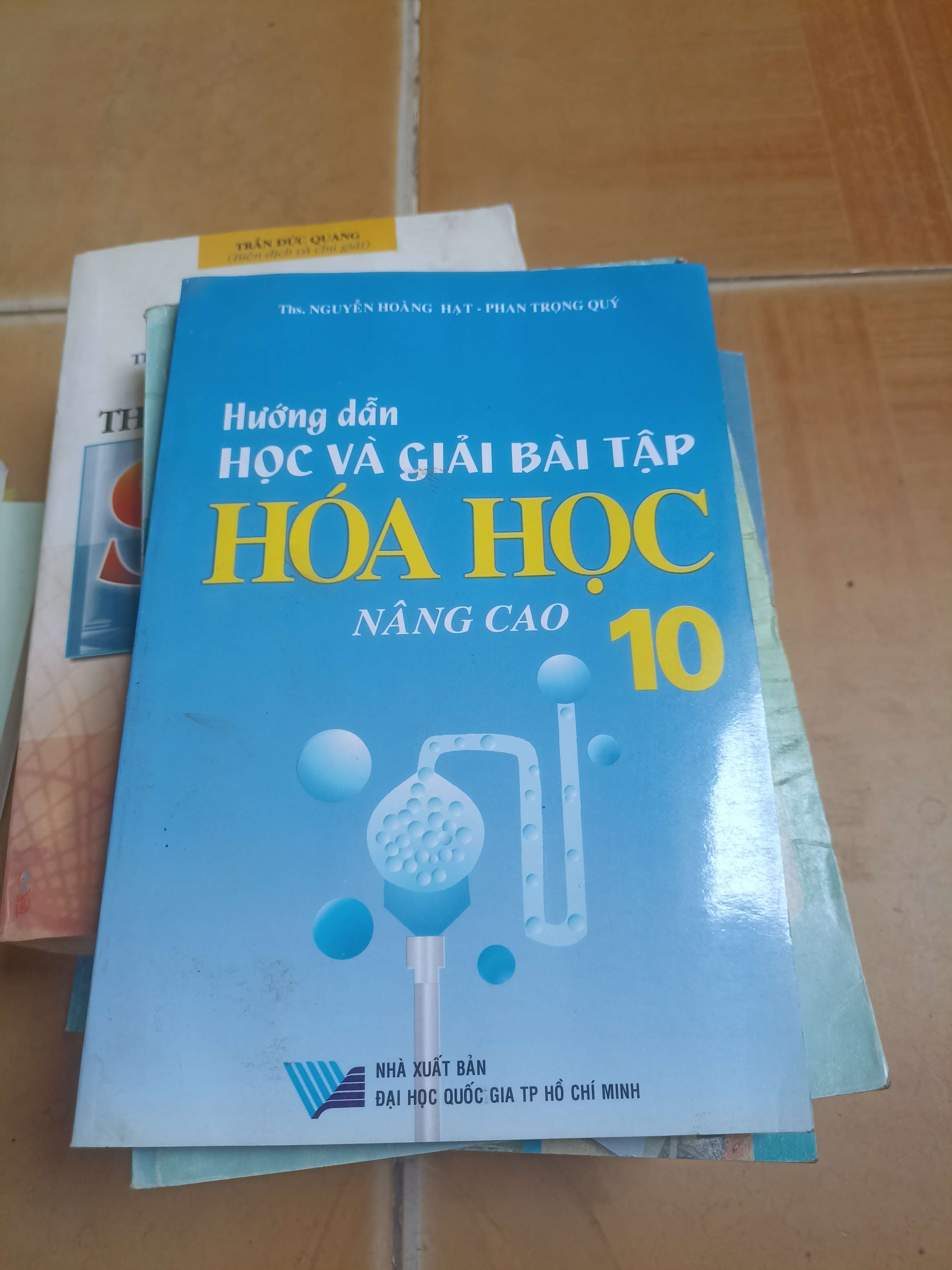 Hướng dẫn học và giải bài tập hóa học 10 nâng cao - Nguyễn Hoàng Hạt 2007 (Sách giáo khoa - giáo trình) VAVO-A1T2