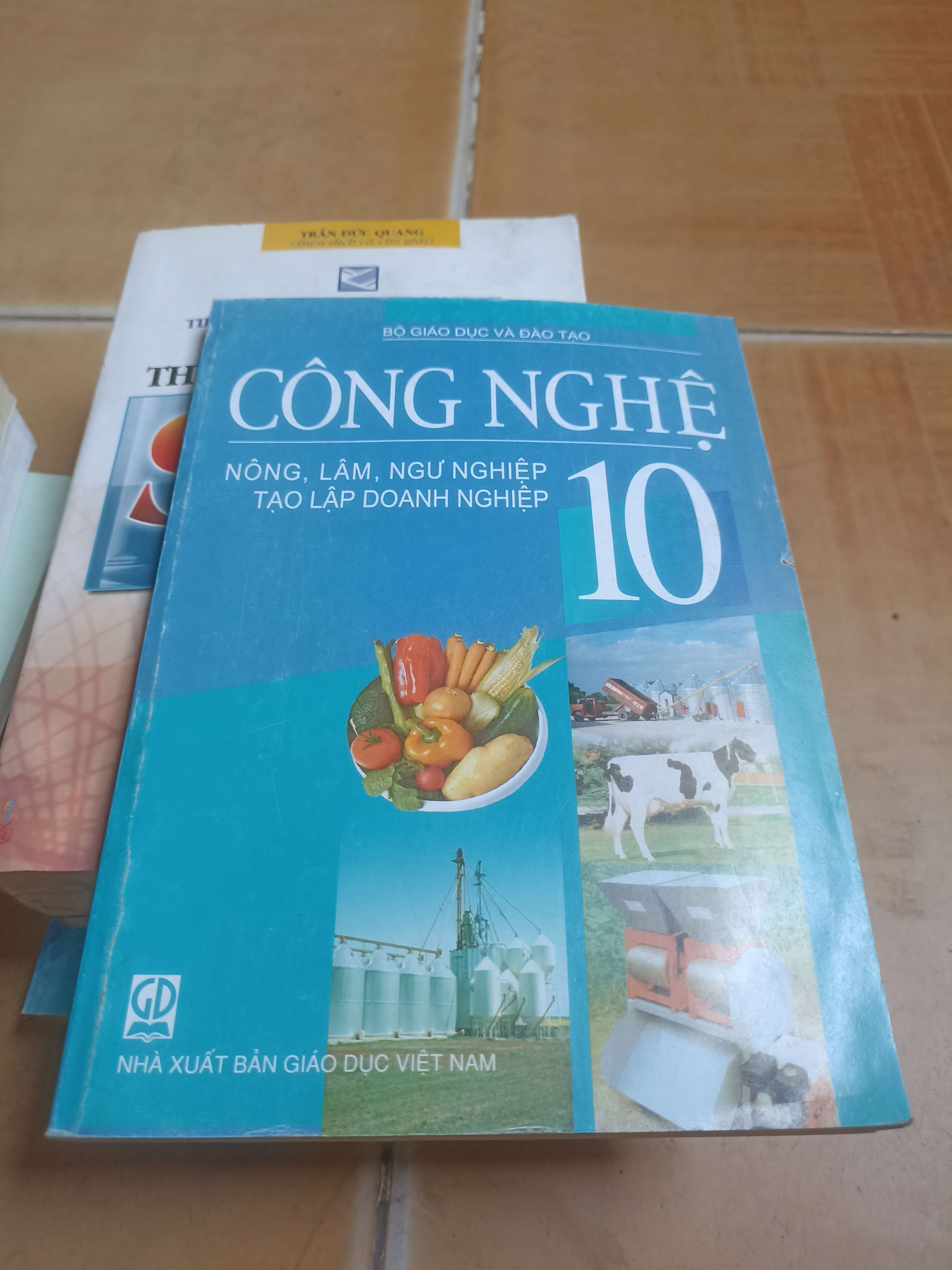 Công nghệ 10 2013 (Sách giáo khoa - giáo trình) VAVO-A1T2