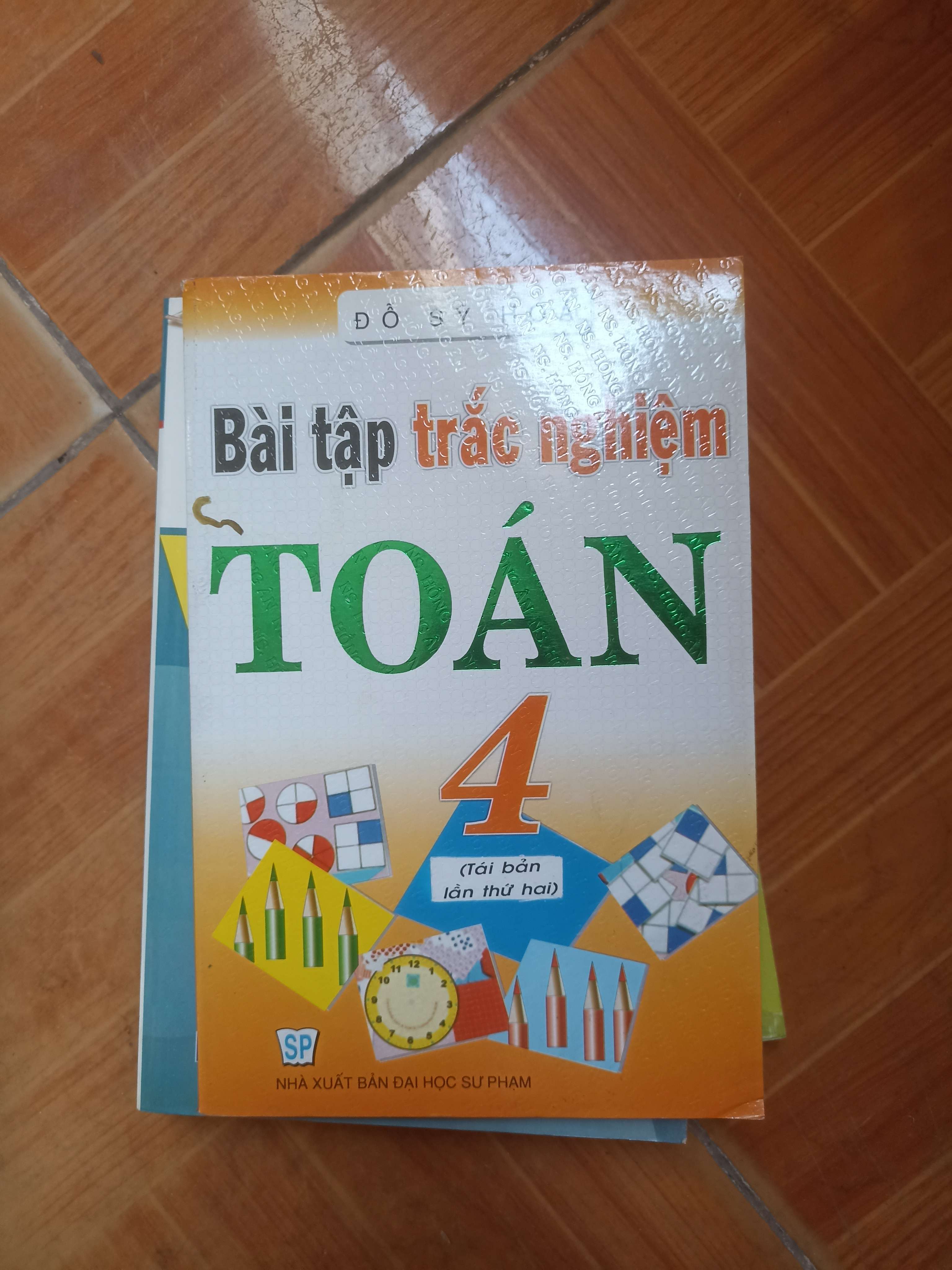 Bài tập trắc nghiệm toán 4 - Đỗ Sỹ Hợp 2012 (Sách giáo khoa - giáo trình) VAVO-AK5ST1