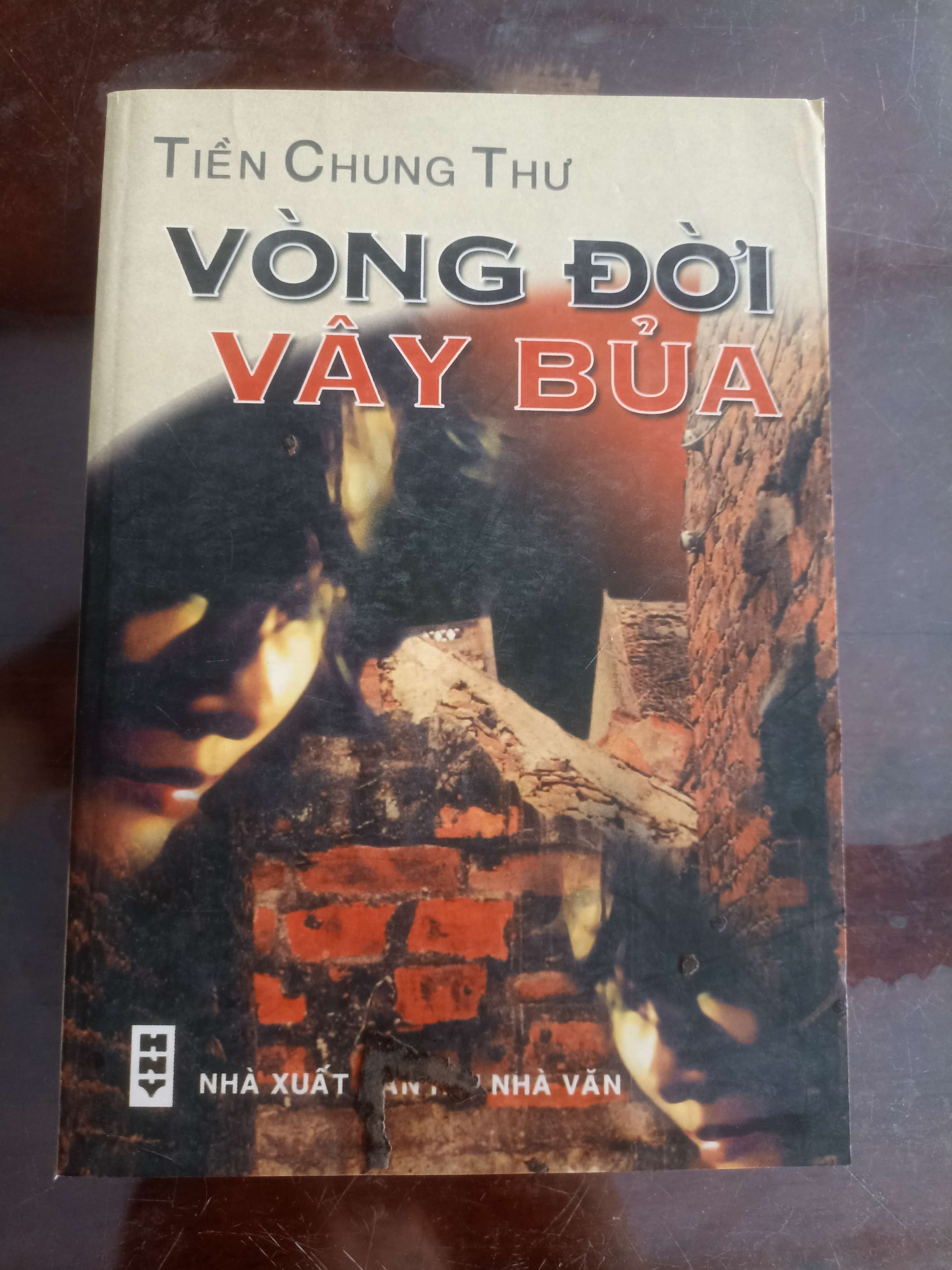 Vòng Đời Vây Bủa - Tiền Chung Thư (Truyện Ngắn) VAVO
