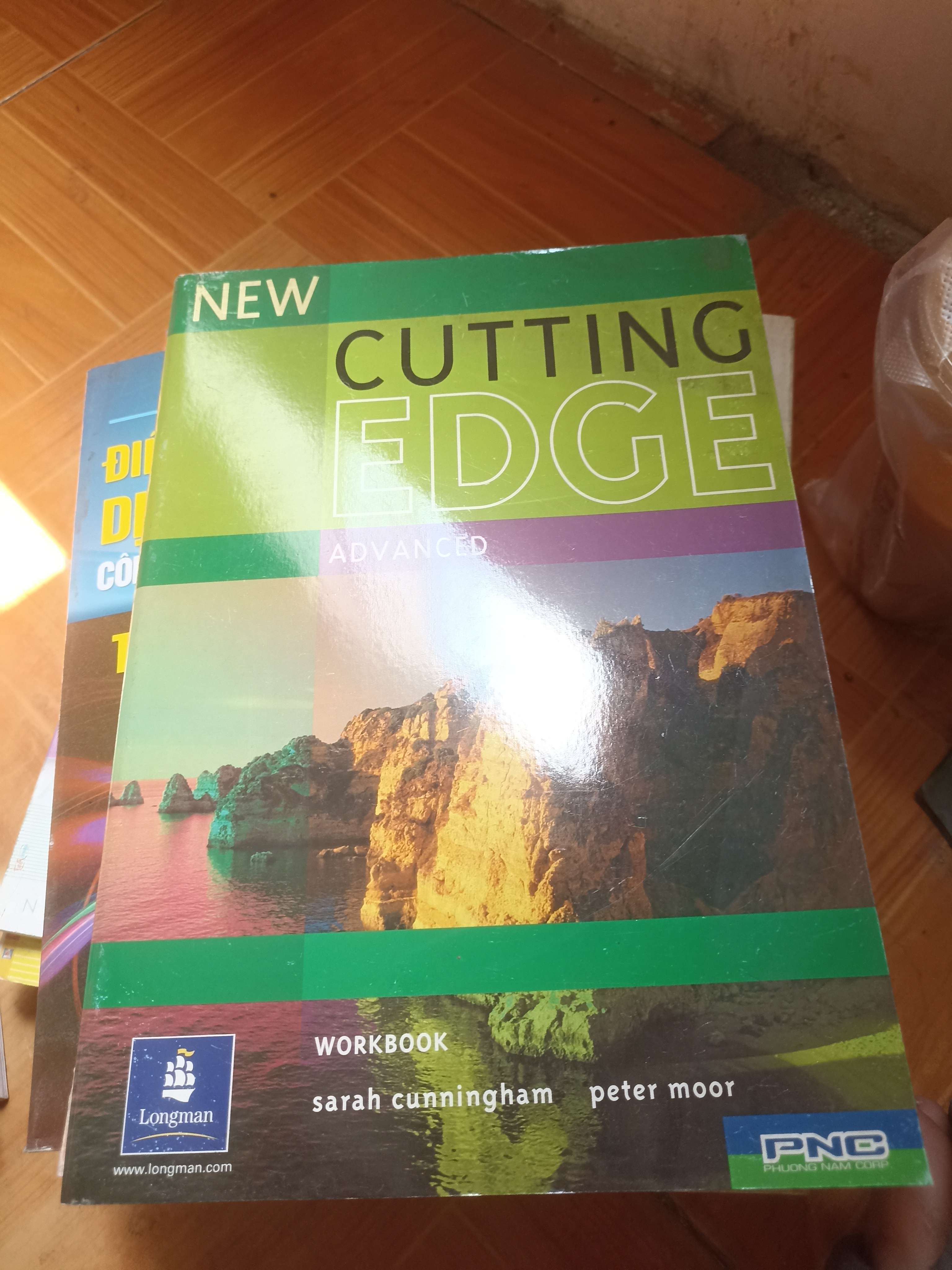 CUTTING EDGE ADVANCED - Sarah Cunningham, Peter moor 2003 (Sách tự học tiếng Anh) VAVO-A1T4
