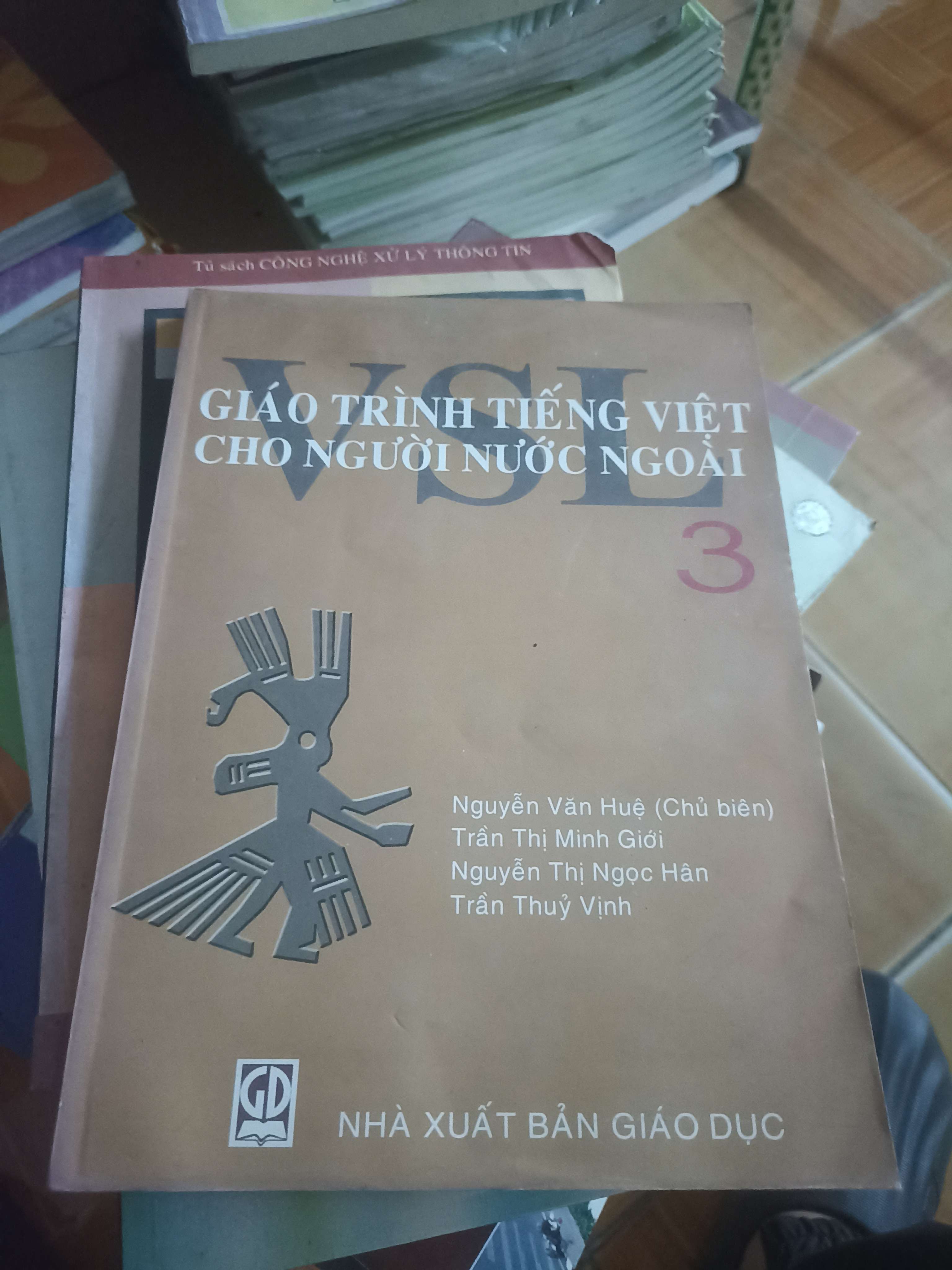 Giáo trình tiếng việt cho người nước ngoài 3 - Nguyễn Văn Huệ, Trần Thị Minh Giáo 2005 (Sách giáo khoa - giáo trình) VAVO-AK4ST4
