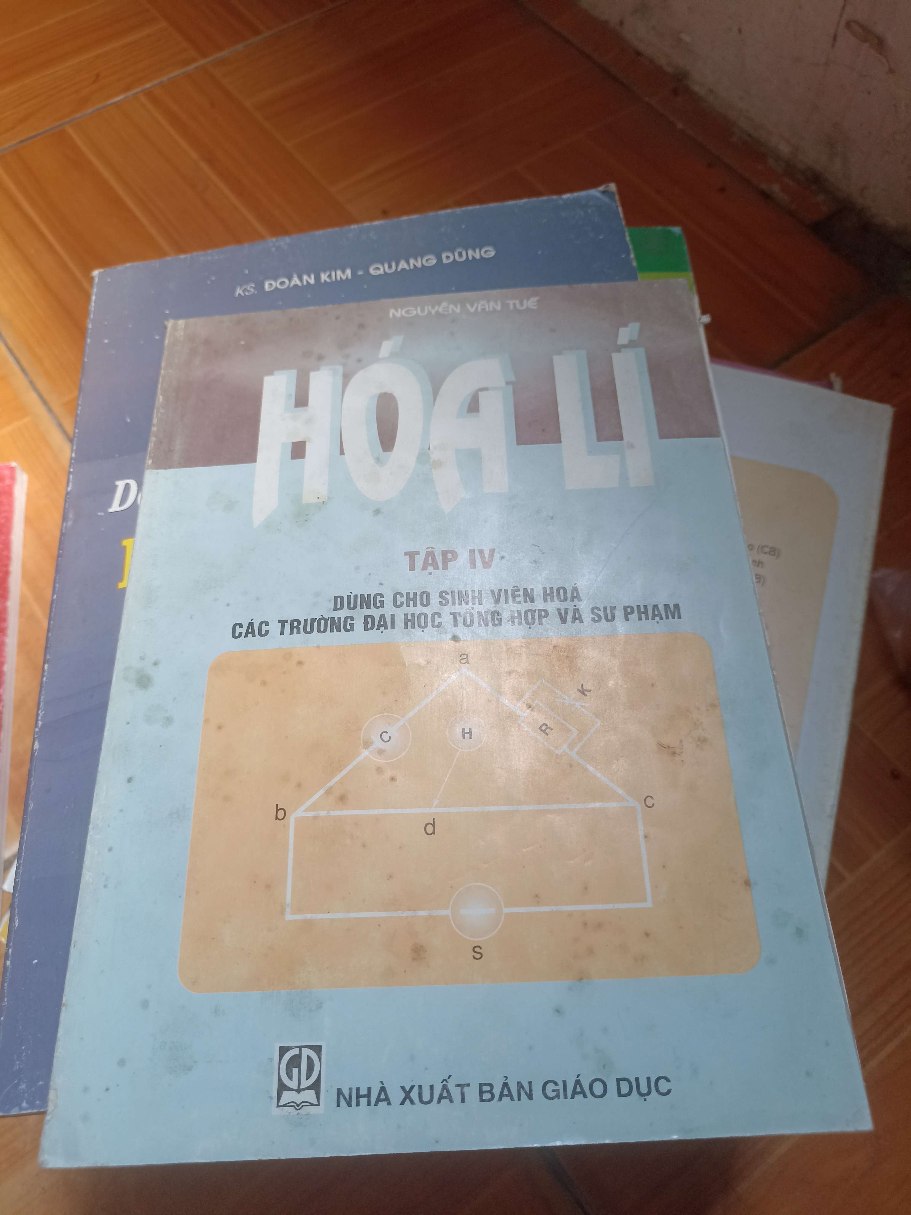 Hóa lí tập IV dùng cho sinh viên hóa các trường đại học tổng hợp và sư phạm 2004 (Sách giáo khoa - giáo trình) VAVO-A1T4