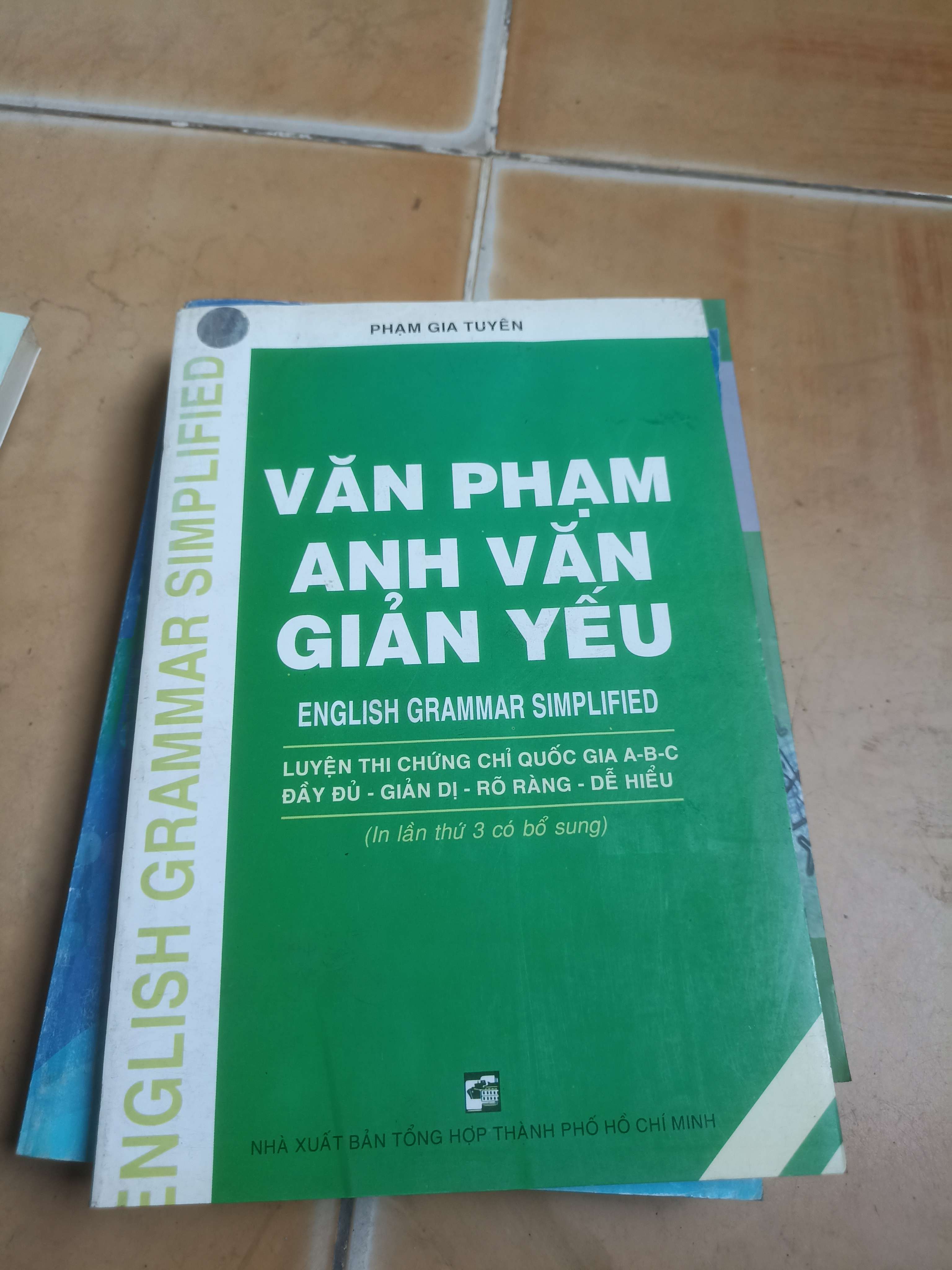 Văn Phạm anh văn giản yếu - Phạm Văn Tuyên 2007 (Sách giáo khoa - giáo trình) VAVO-A1T2