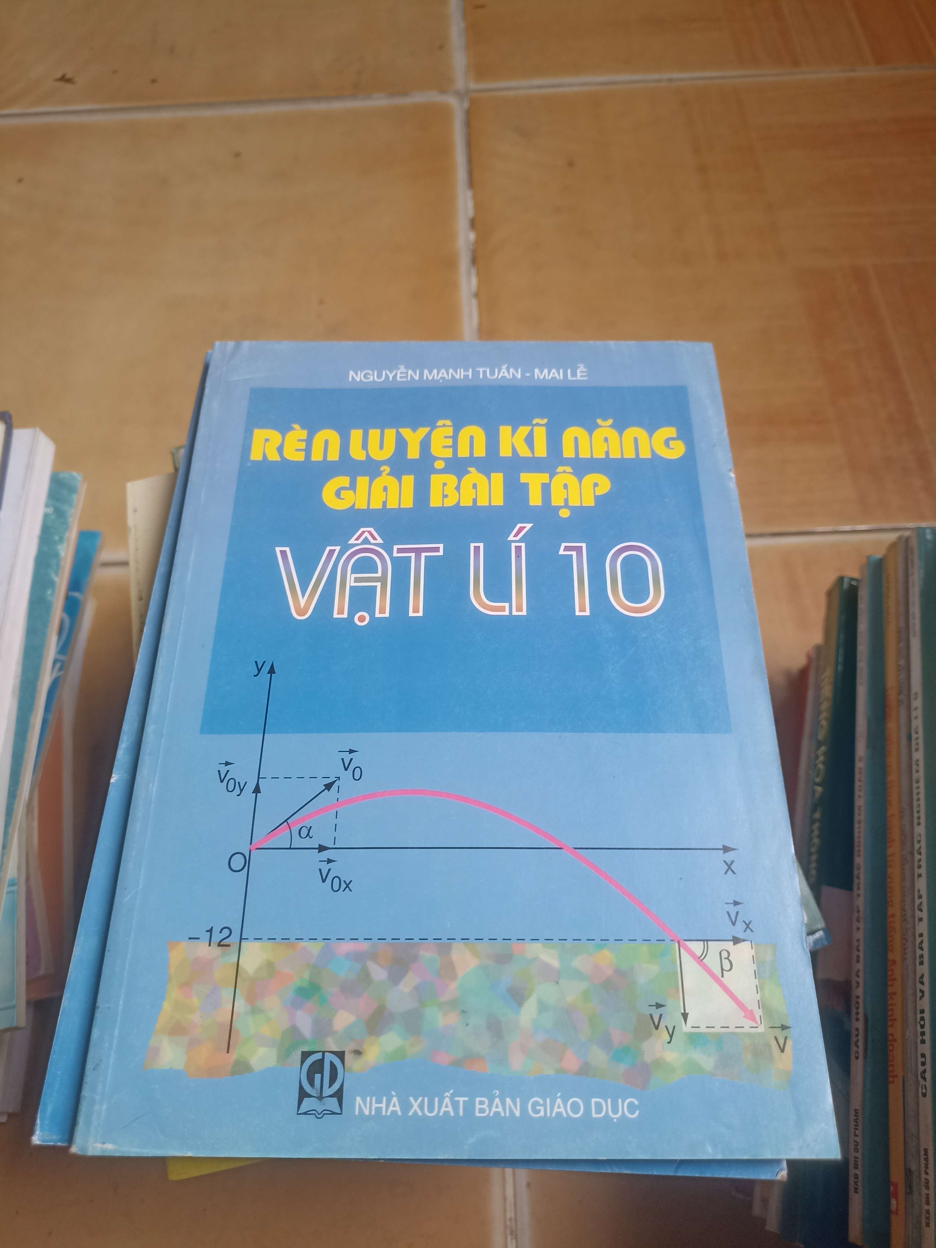 Rèn luyện kĩ năng vật lí 10 - Nguyễn Mạnh Tuấn, Mai Lê 2007 (Sách giáo khoa - giáo trình) VAVO-AK4ST1