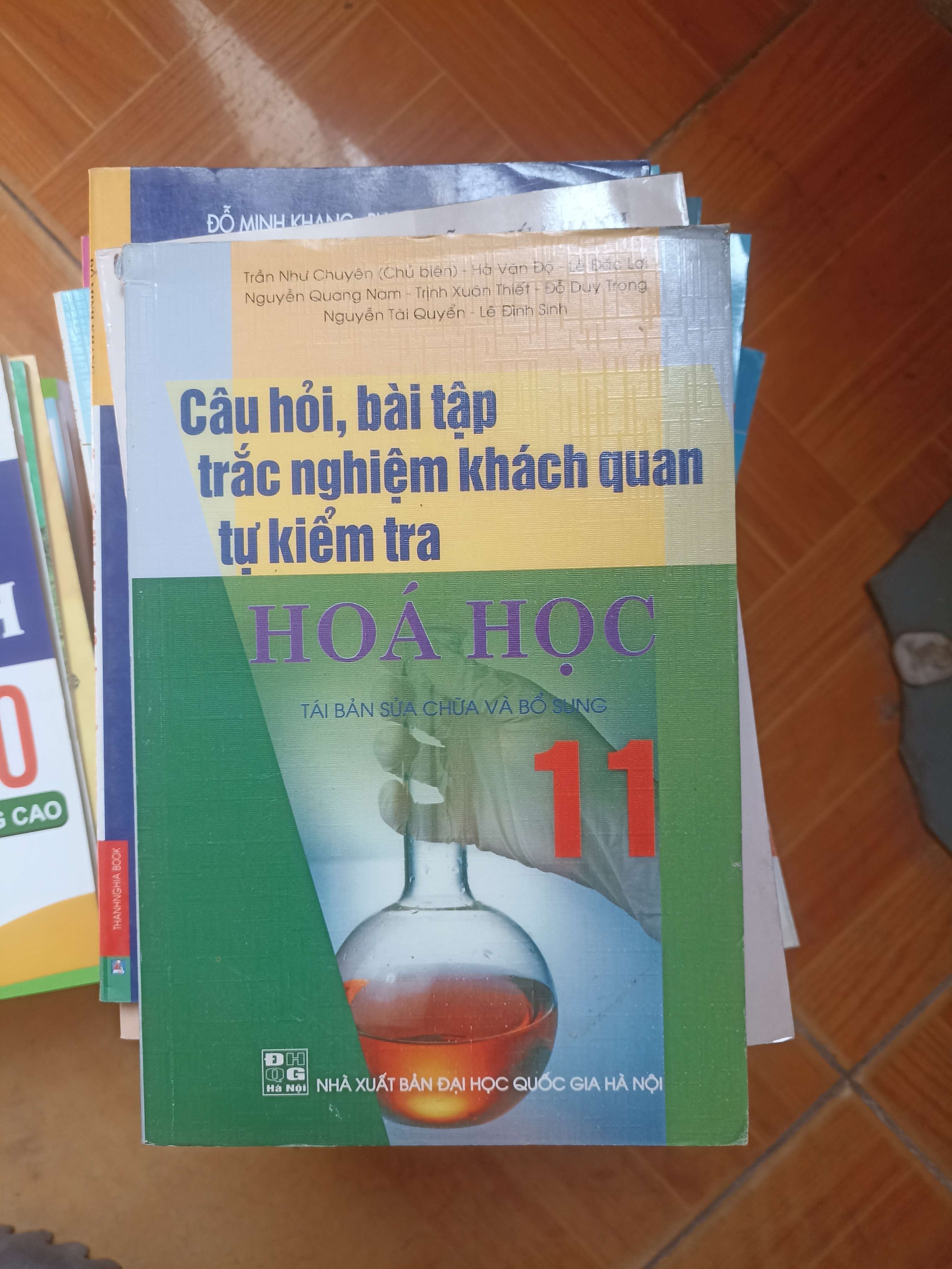 Câu hỏi, bài tập trắc nghiệm khách quan tự kiểm tra hóa học 11 - Trân Như Quyên 2007 (Sách giáo khoa - giáo trình) VAVO-AK5ST1