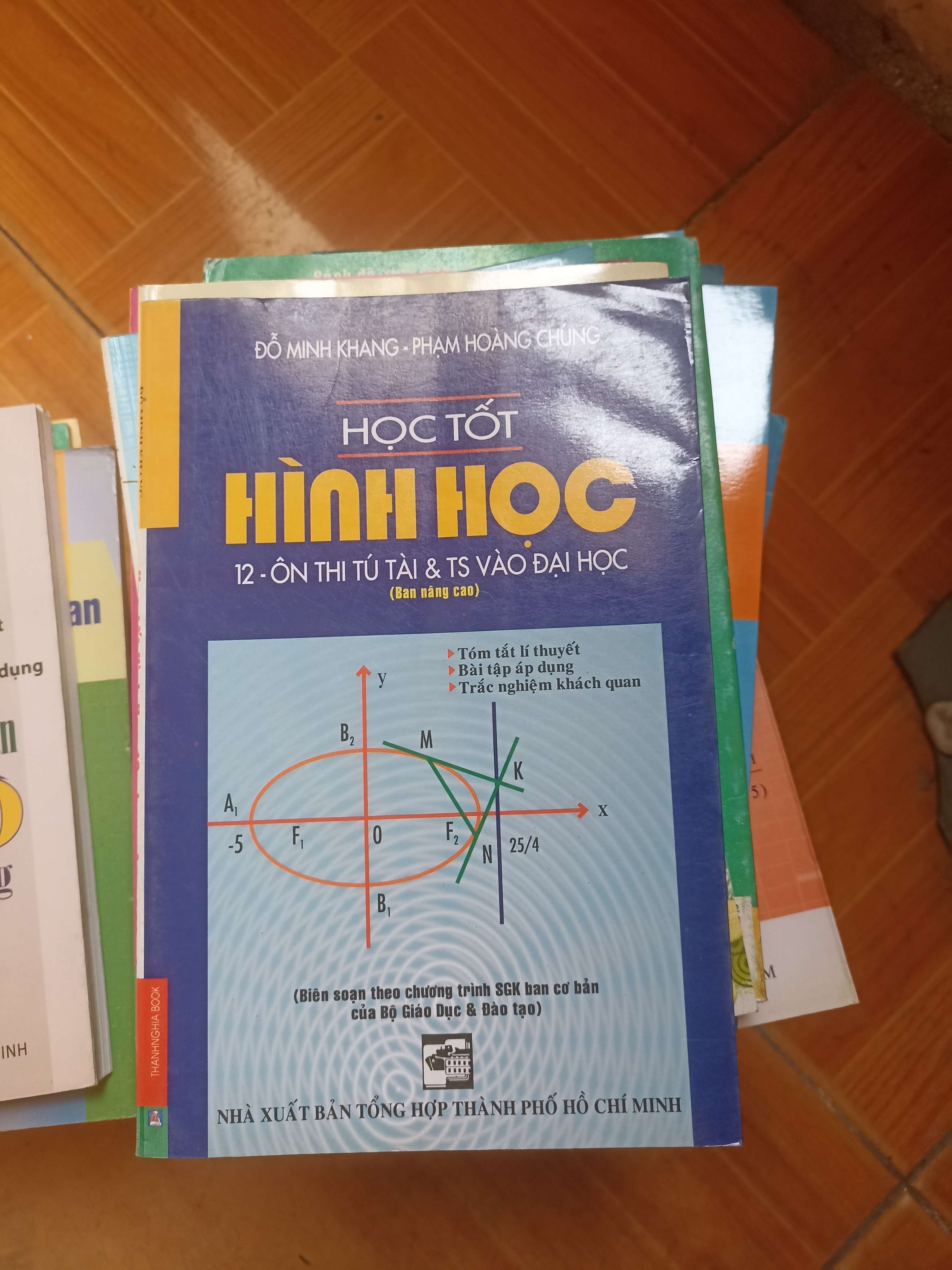 Học tốt hình học 12 ôn thi tú tài và tuyển sinh vào đại học - Đỗ Minh Khang, Phạm Hoàng Chung 2008 (Sách giáo khoa - giáo trình) VAVO-AK5ST1