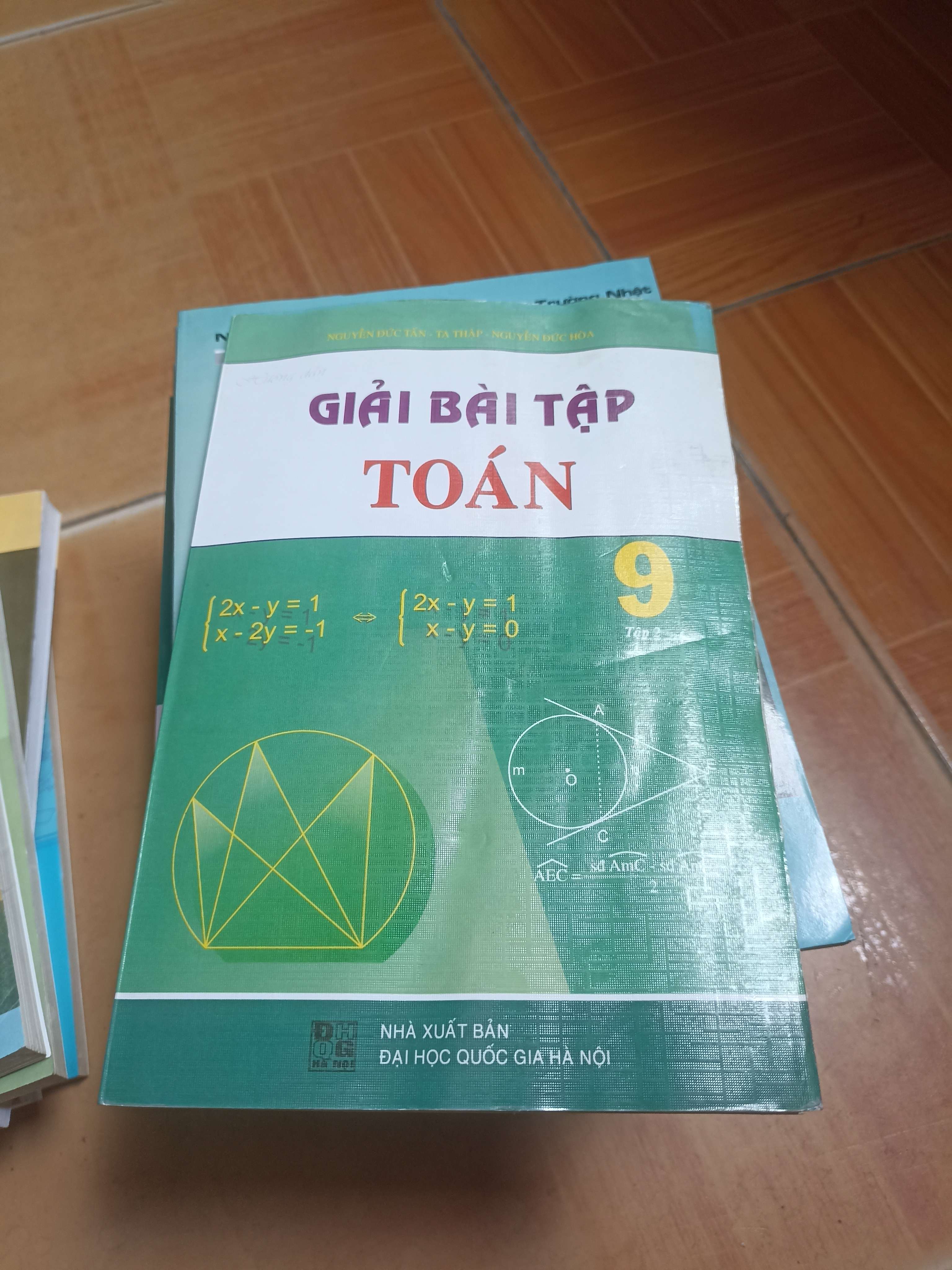 Giải bài tập toán 9 - Nguyễn Đức Tấn 2009 (Sách giáo khoa - giáo trình) VAVO-AK4ST1