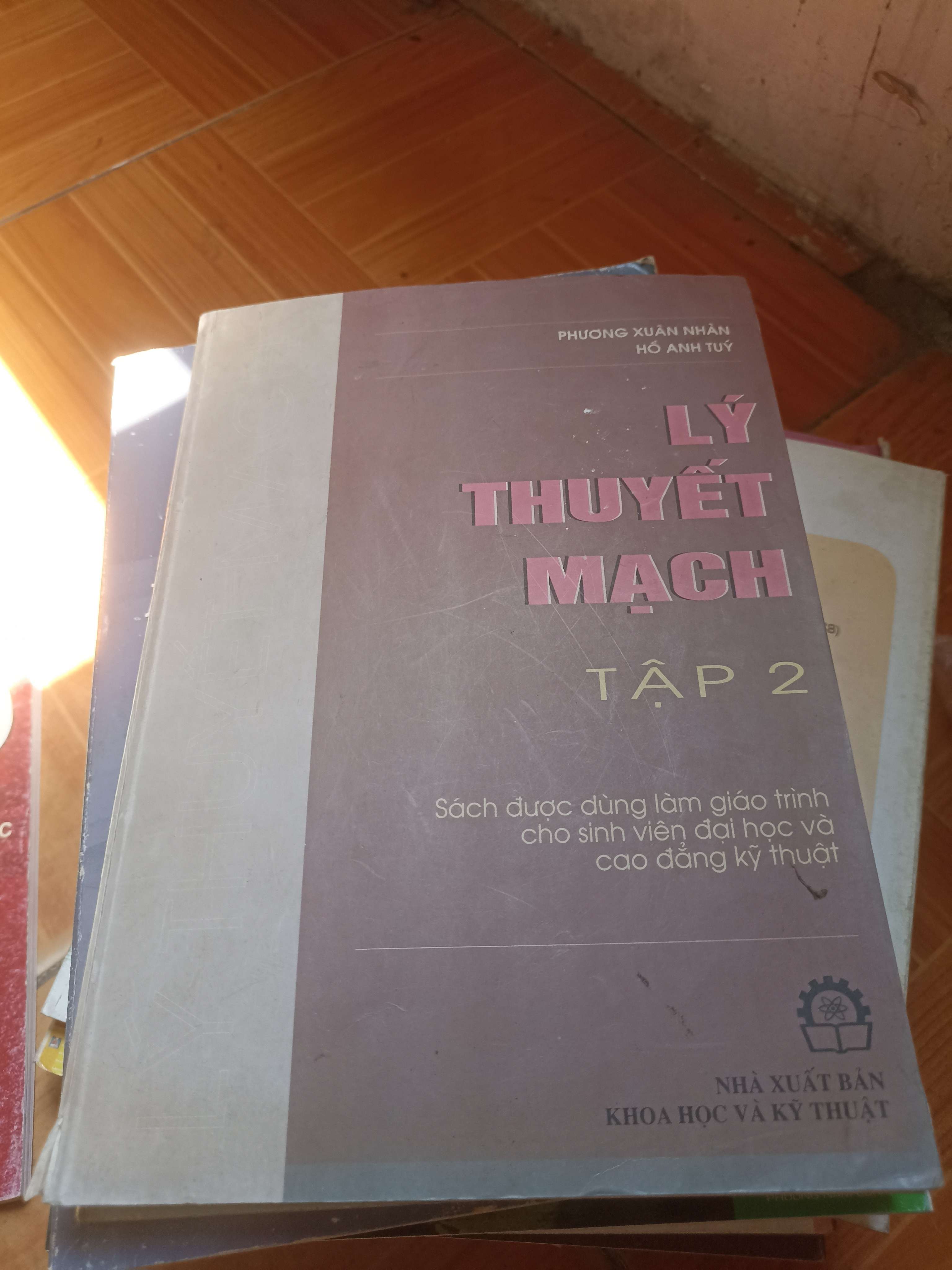 Lý Thuyết Mạch tập 2 - Phương Xuân Nhân 2001 (Giáo trình đại học - cao đẳng) VAVO-A1T4