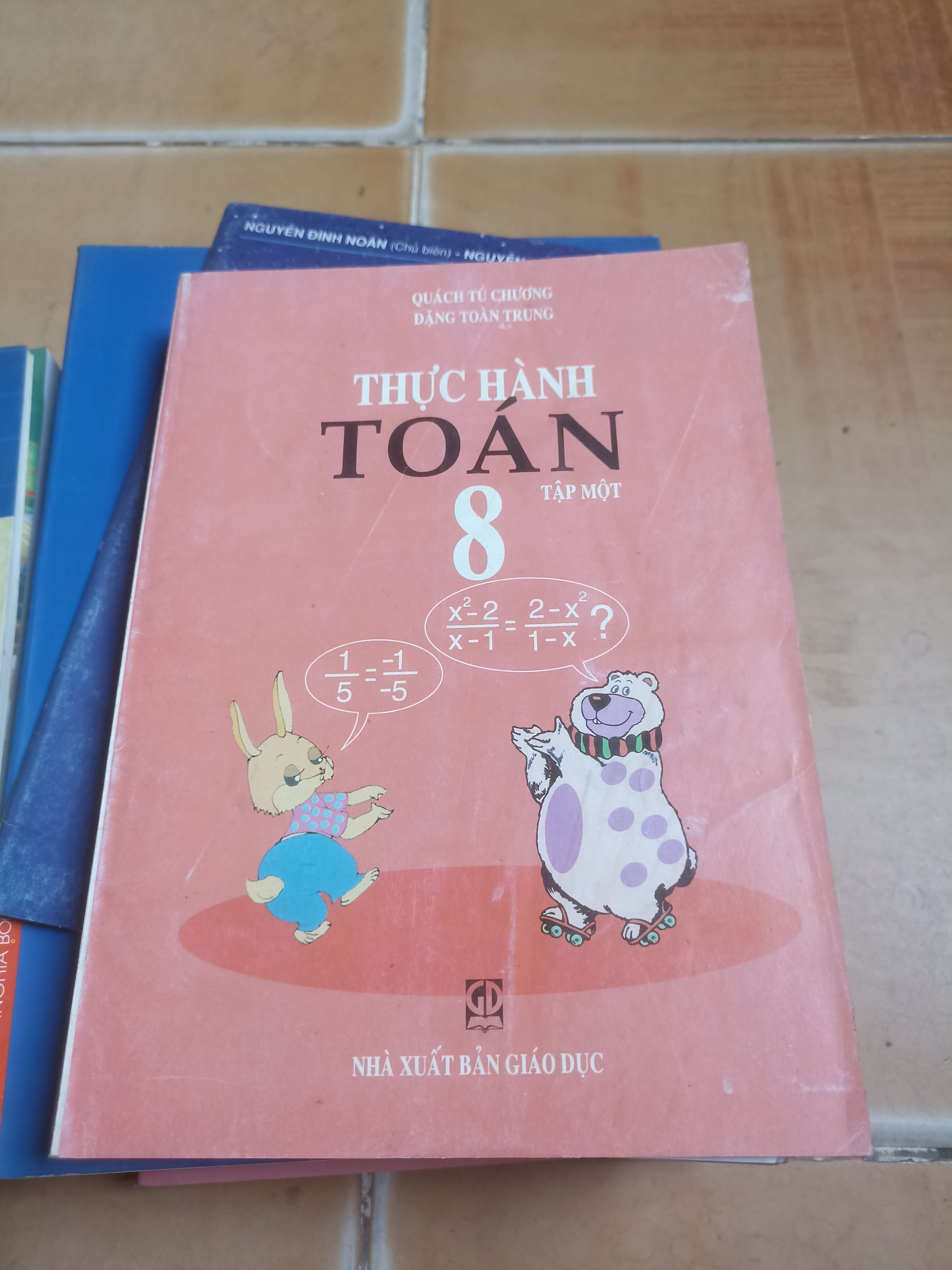 Thực hành toán 8 tập 1 - Quách Tử Chung, Đặng Toàn Trung 2006 (Sách giáo khoa - giáo trình) VAVO-AK4ST3