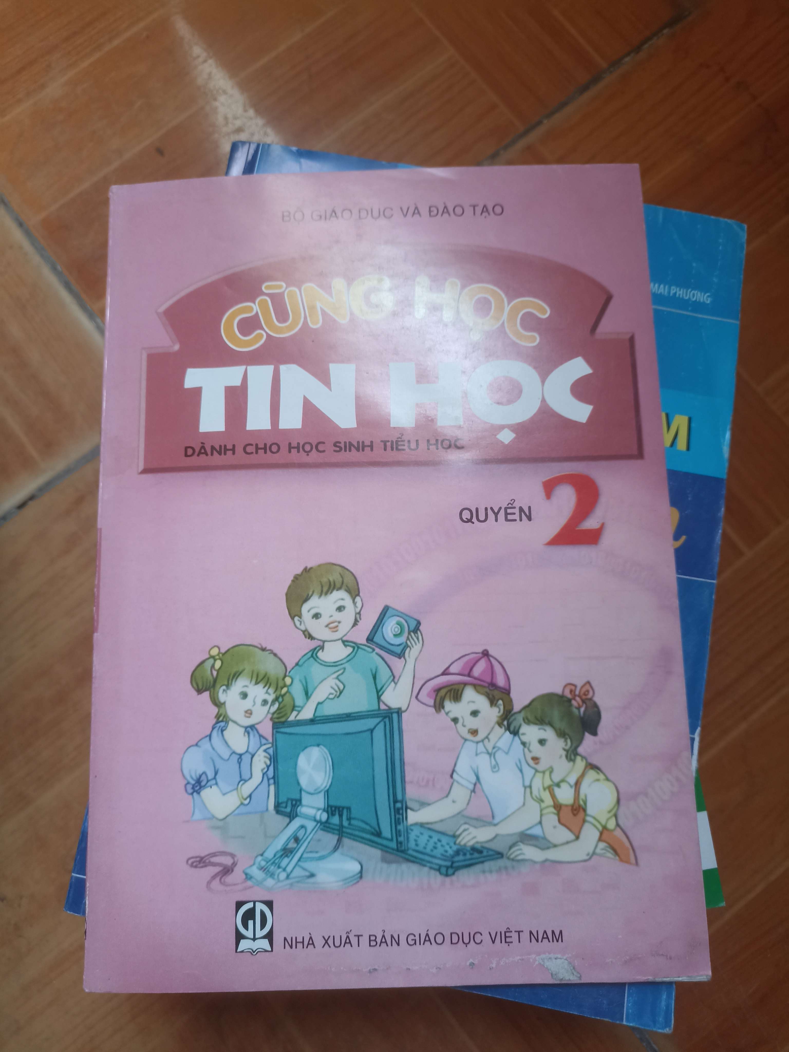 Cùng học tin học dành cho học sinh tiểu học quyển 2 2015 (Giáo khoa) VAVO-AK5ST1