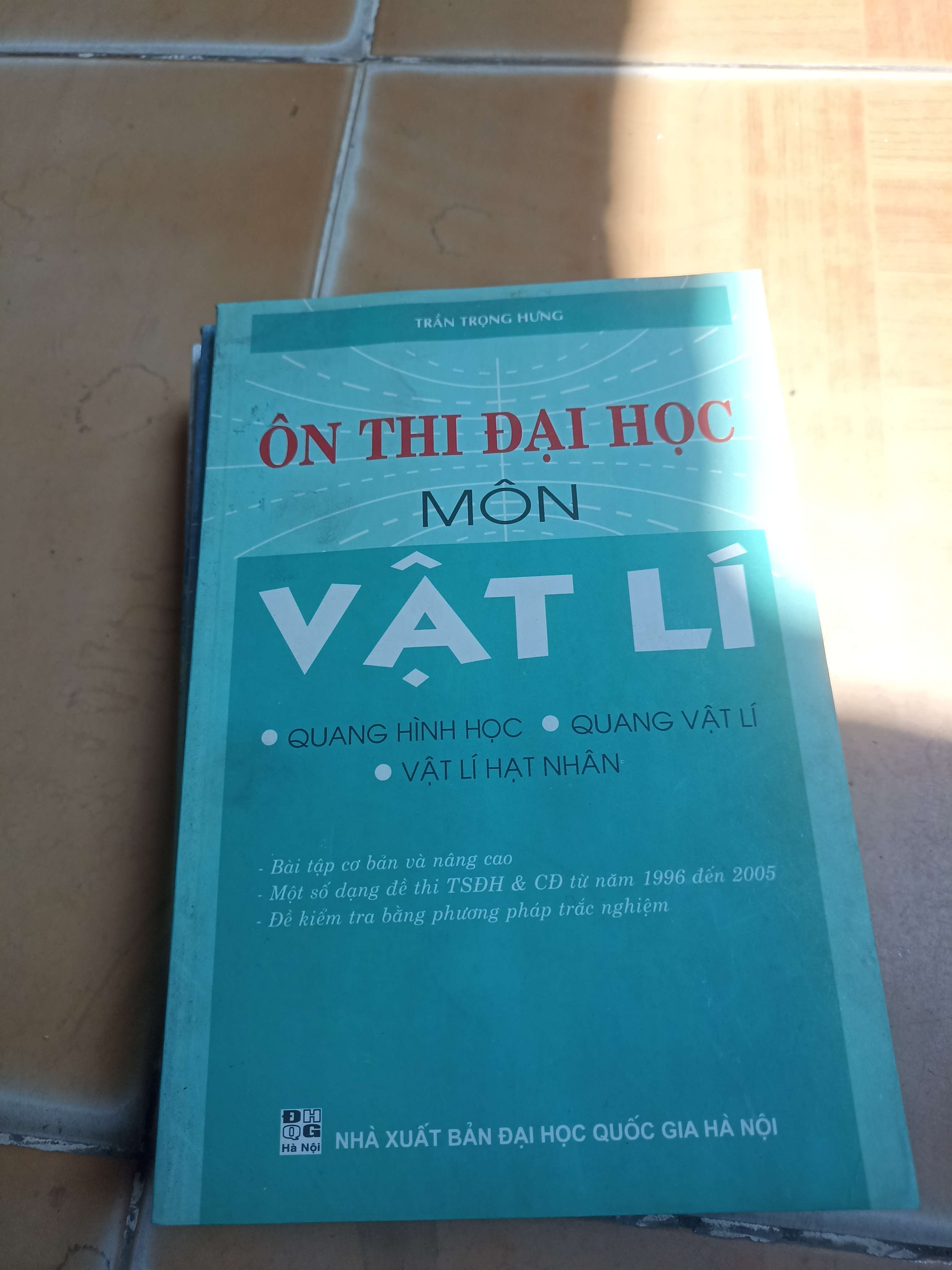 Ôn thi đại học môn vật lí - Trần Trọng Hưng 2006 (Sách giáo khoa - giáo trình) VAVO-A1T3
