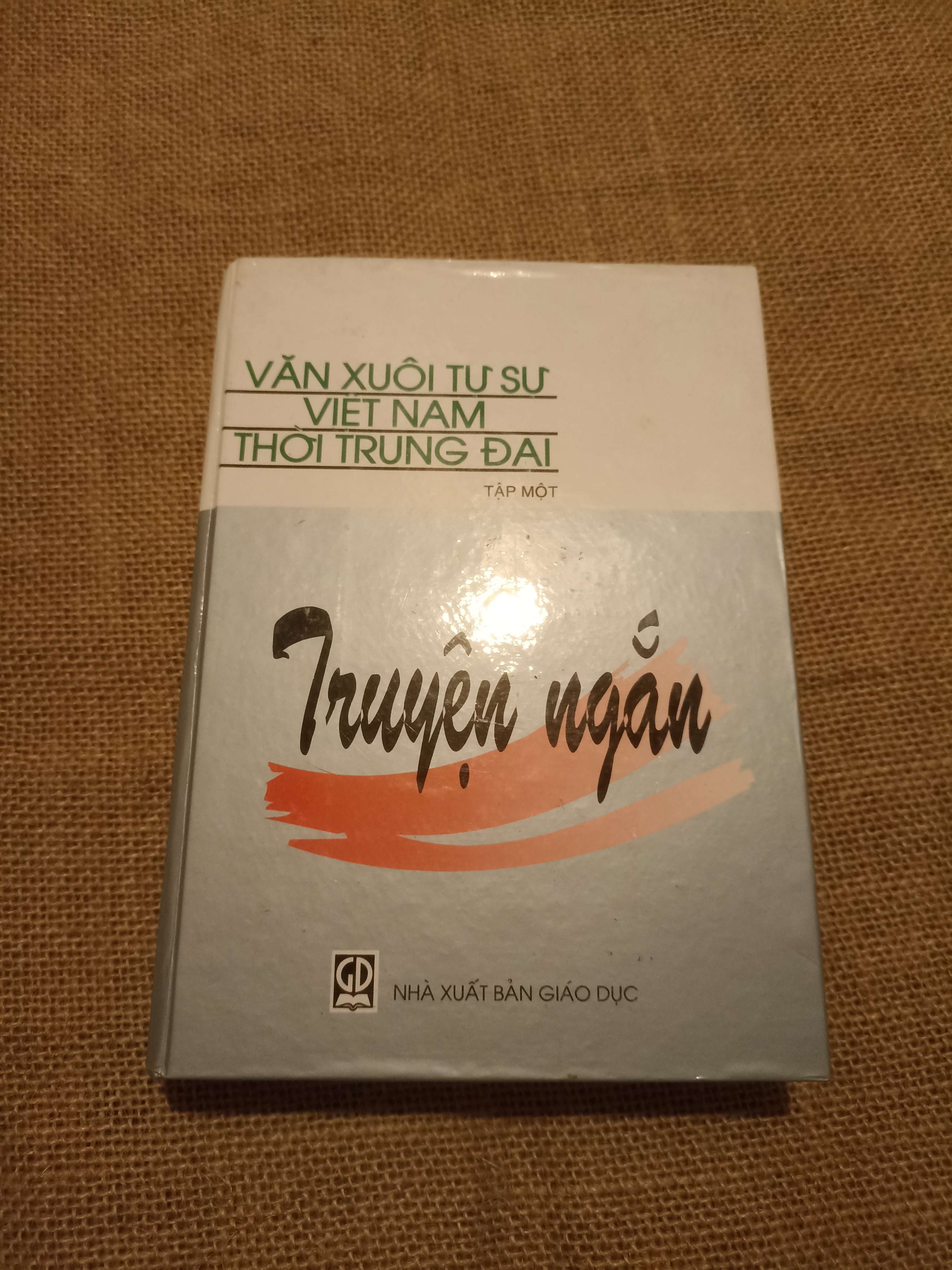 Văn xuôi tự sự Việt Nam thời trung đại: Truyện ngắn tập một (Bìa cứng) Mới 90% (Sách văn học) VAVO