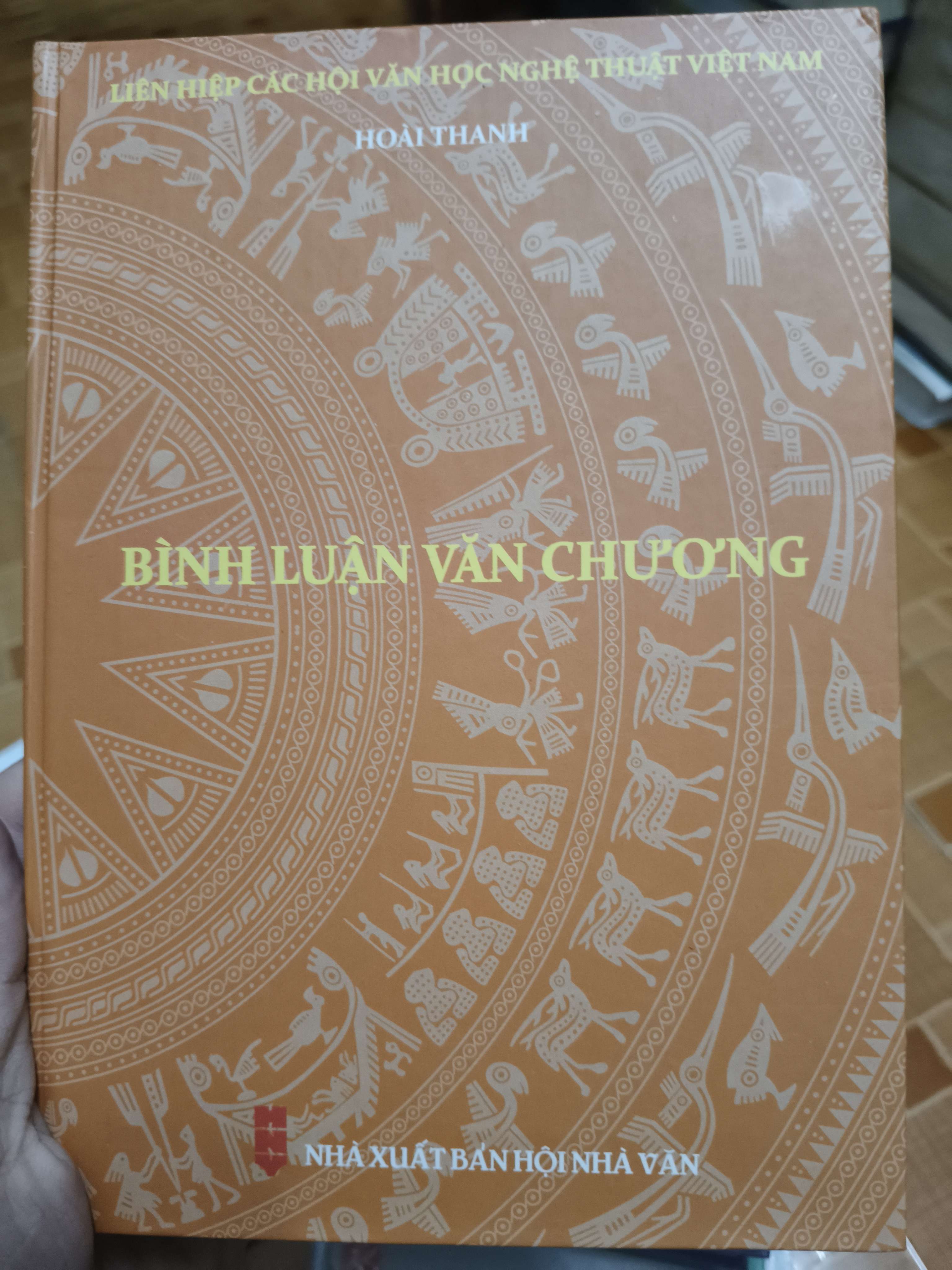 Bình luận văn chương - 2024 - 303 trang - Bìa cứng (Sách văn học) ANTQ