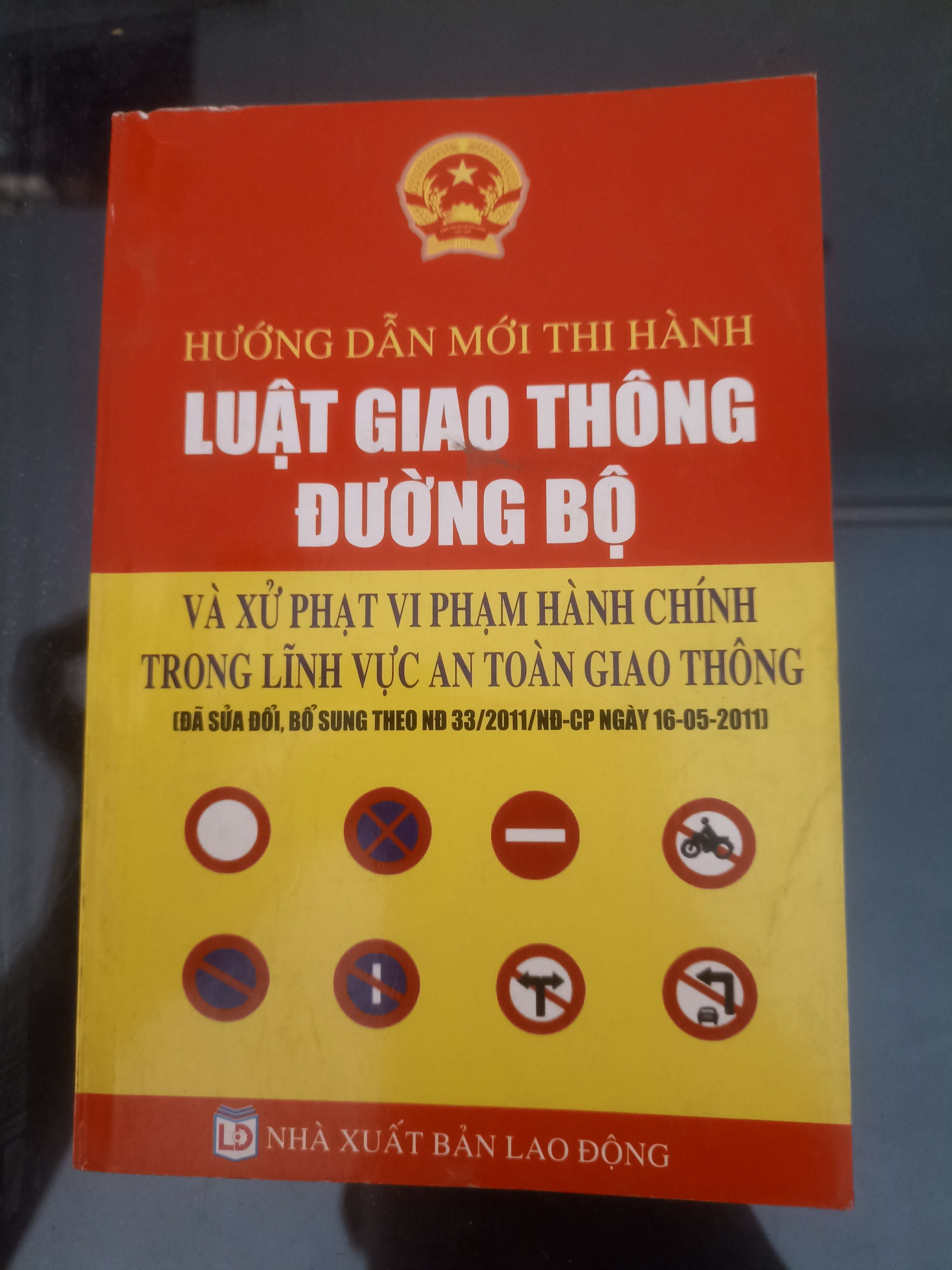 Hướng Dẫn Mới Thi Hành Luật Giao Thông Đường Bộ Và Xử Phạt Vi Phạm Hành Chính Trong Lĩnh Vực An Toàn Giao Thông 2018 (Sách kiến thức tổng hợp) VAVO