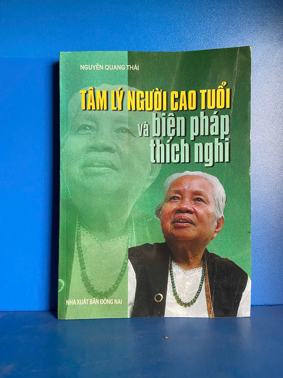 Tâm lý người cao tuổi và biện pháp thích nghi - Nguyễn Quang Thái 2004 (Sách tâm lý học - giới tính) VAVO